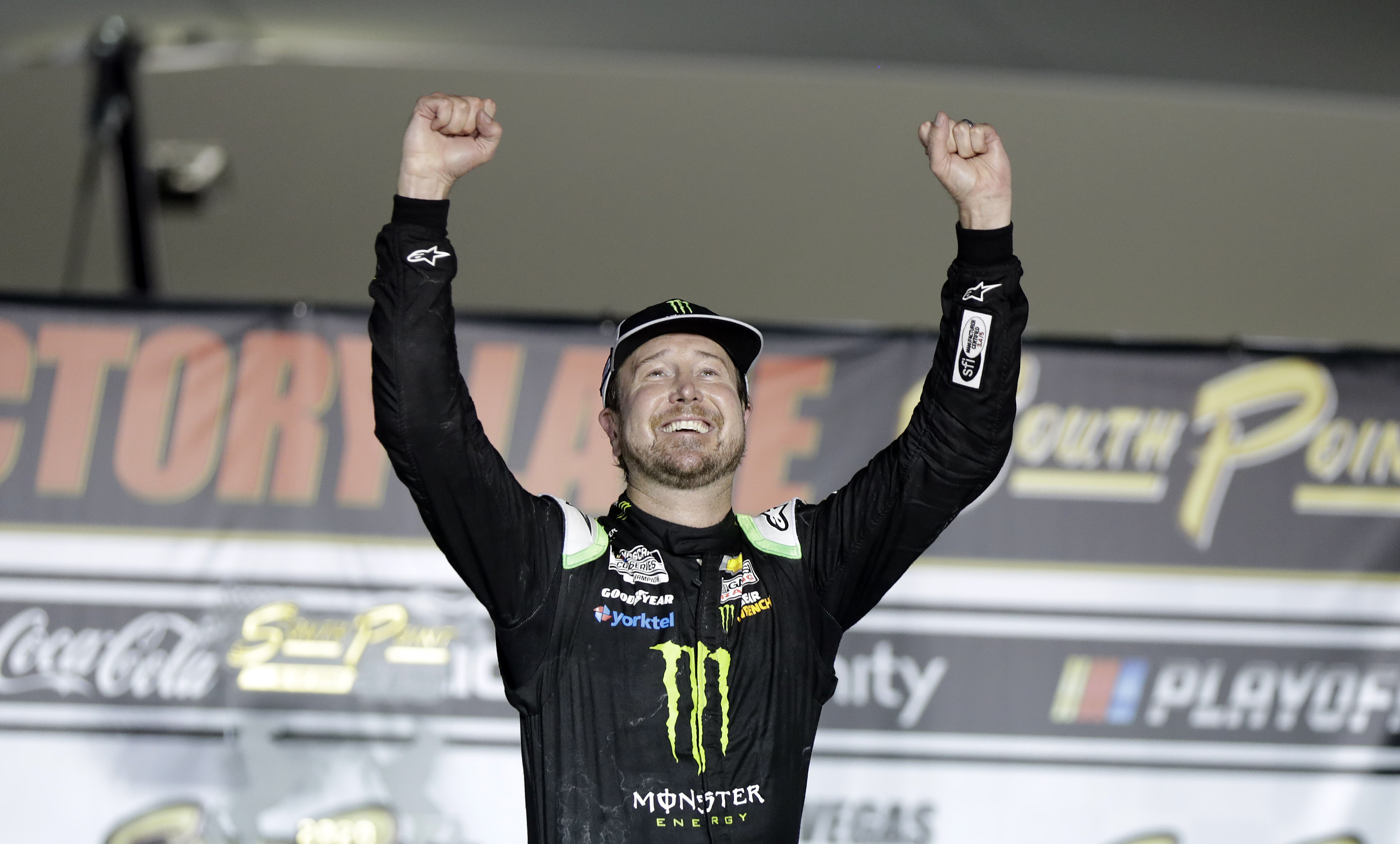 APKurt Busch ends 0-for-21 skid to image