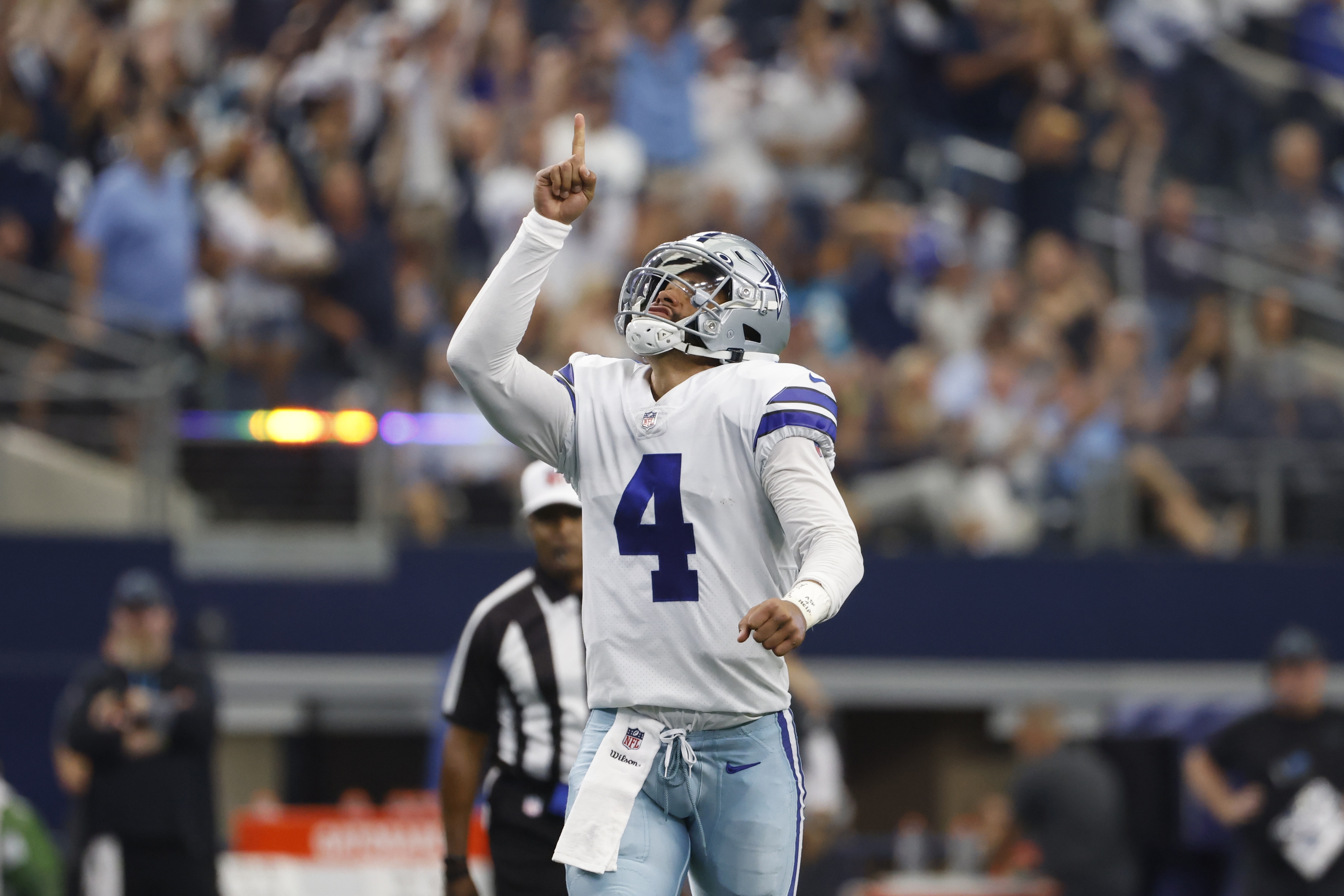 Watch: Dak Prescott keeps it for first rushing TD of 2018