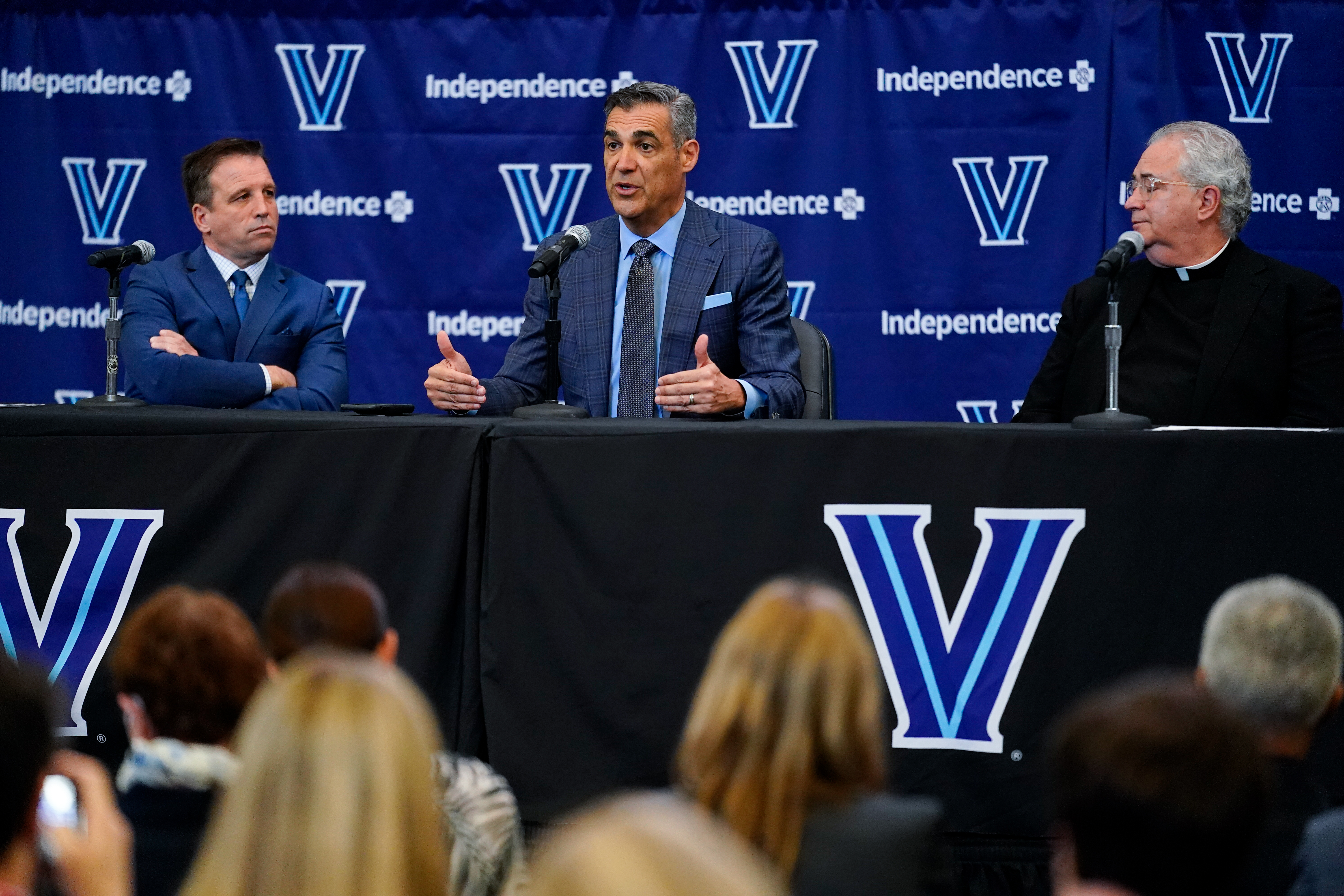 Jay Wright replaced by Kyle Neptune: Everything to know about retirement,  record and more