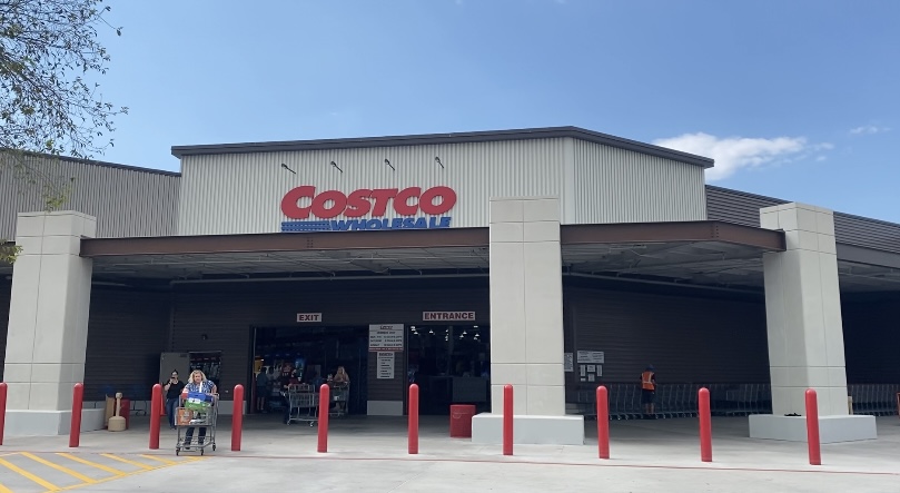🔒 Costco and Sam's Club: Bulk buying warehouse castles - are they