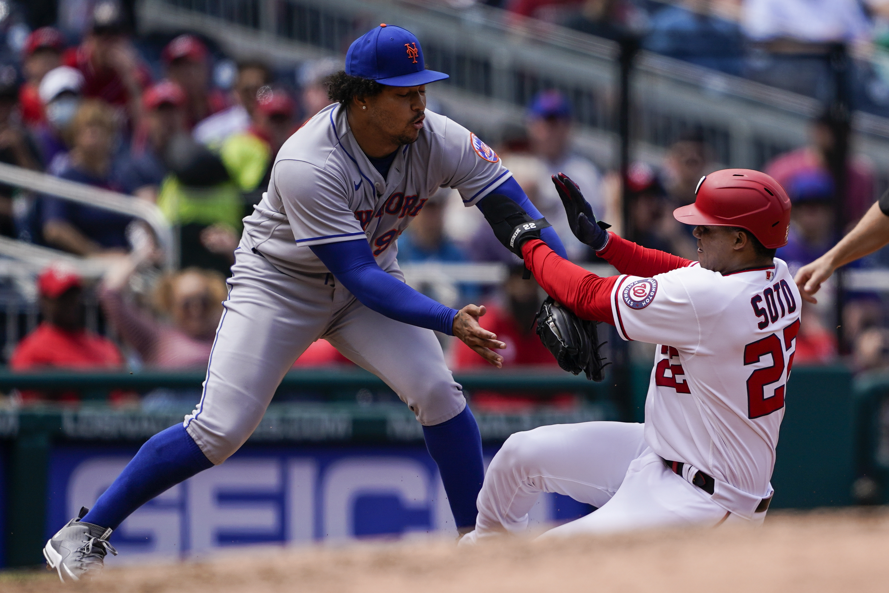 Edwin Diaz, Starling Marte traveling with team on final road trip