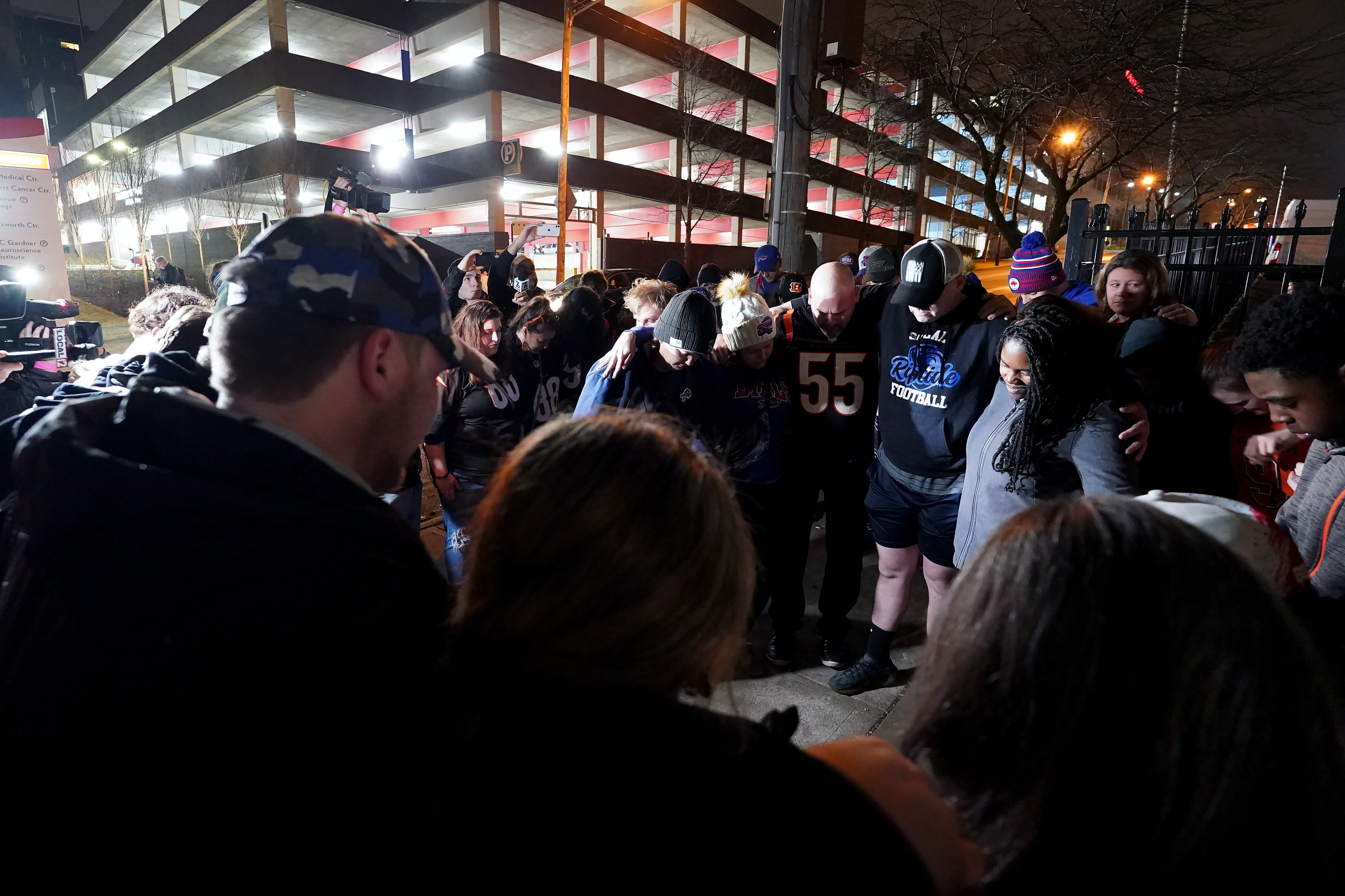 VIDEOS, PHOTOS: Aftermath of Damar Hamlin's collapse captured in detail;  See the somber reaction as fans pray for Buffalo Bills' safety