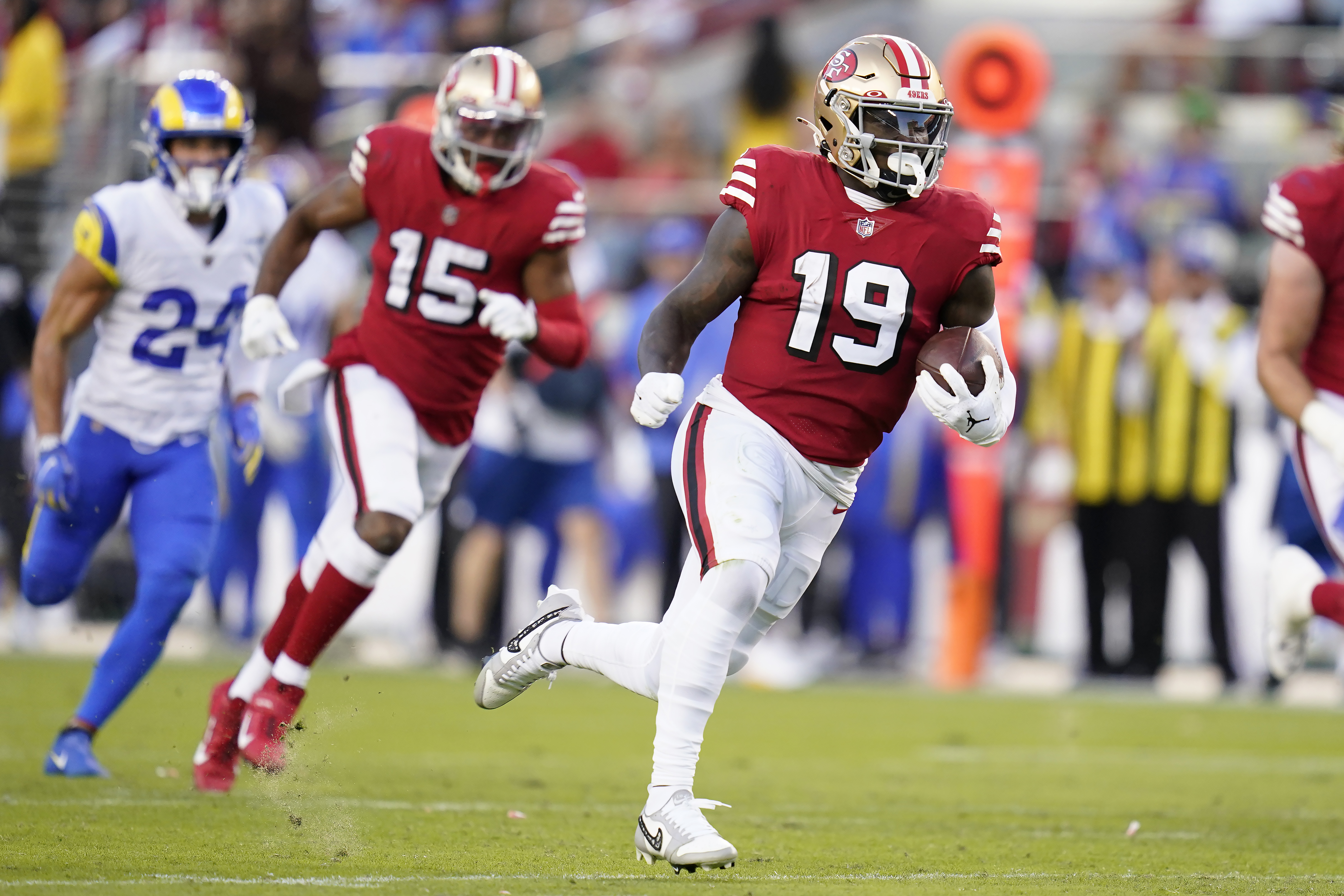 49ers-Dolphins: Deebo Samuel, Trent Williams active