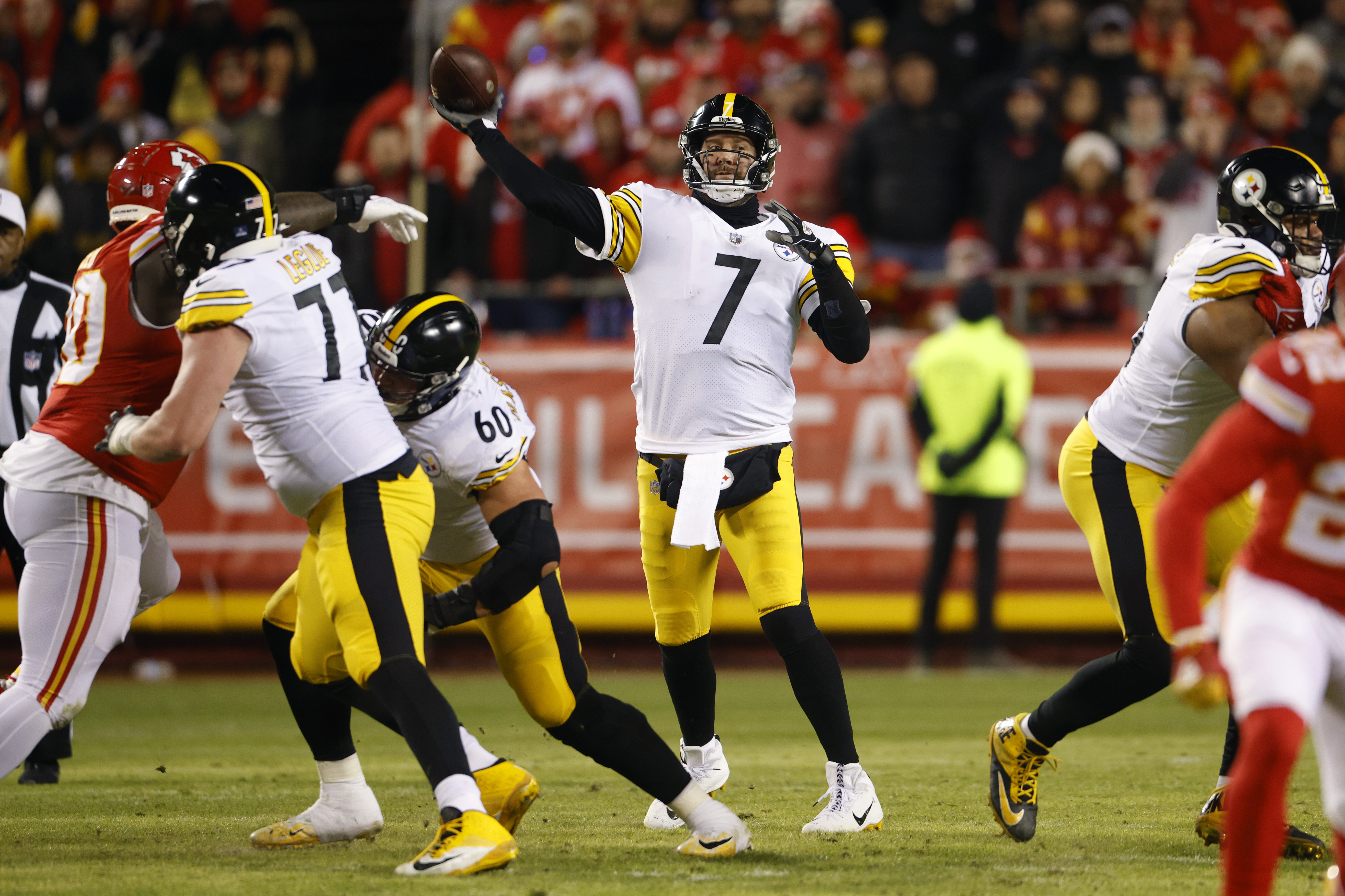 Steelers vs. Chiefs final score, results: Patrick Mahomes throws 5 TDs, KC  ends Ben Roethlisberger's Pittsburgh run