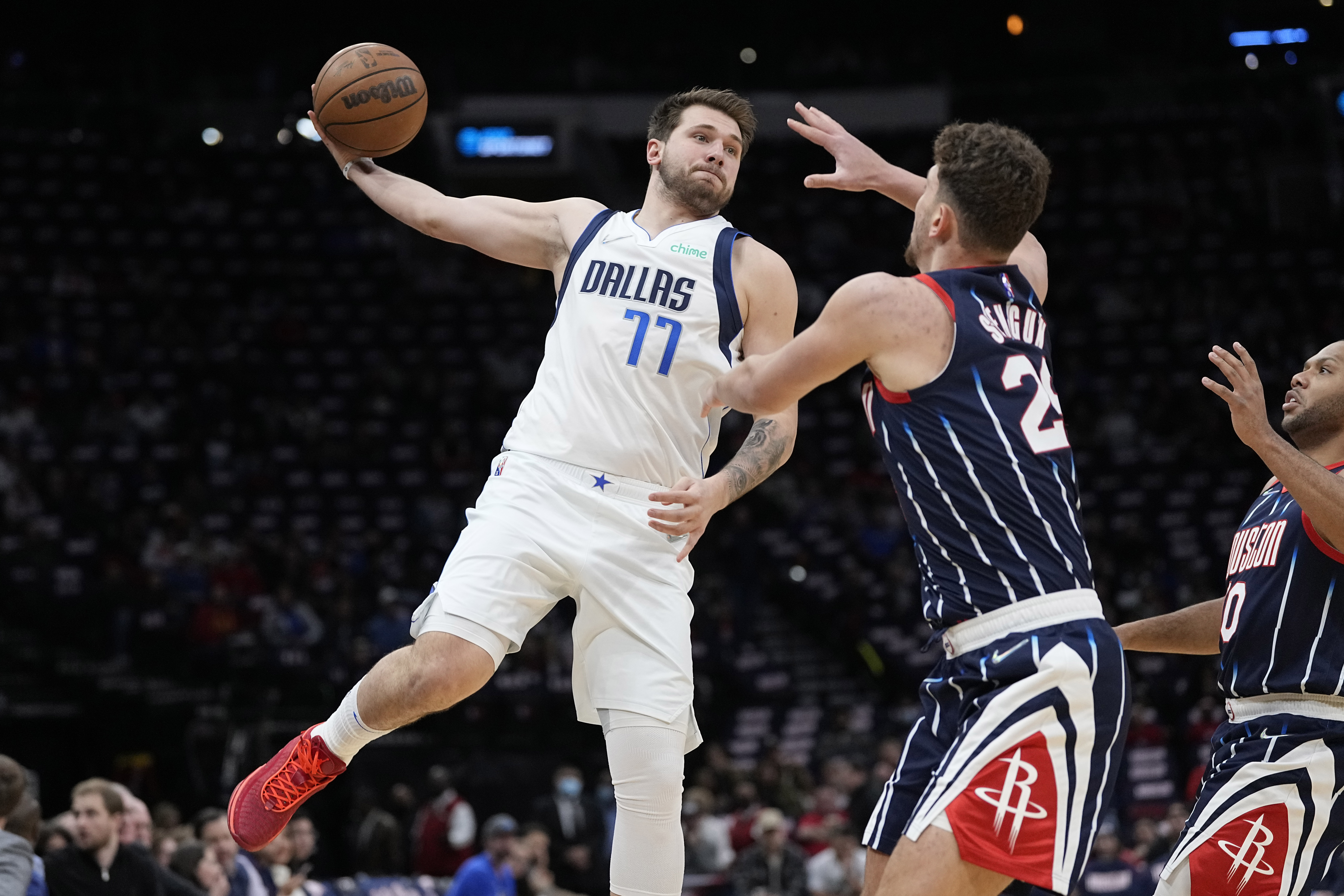 Luka Doncic, Top Mavericks Players to Watch vs. the Rockets - November 28