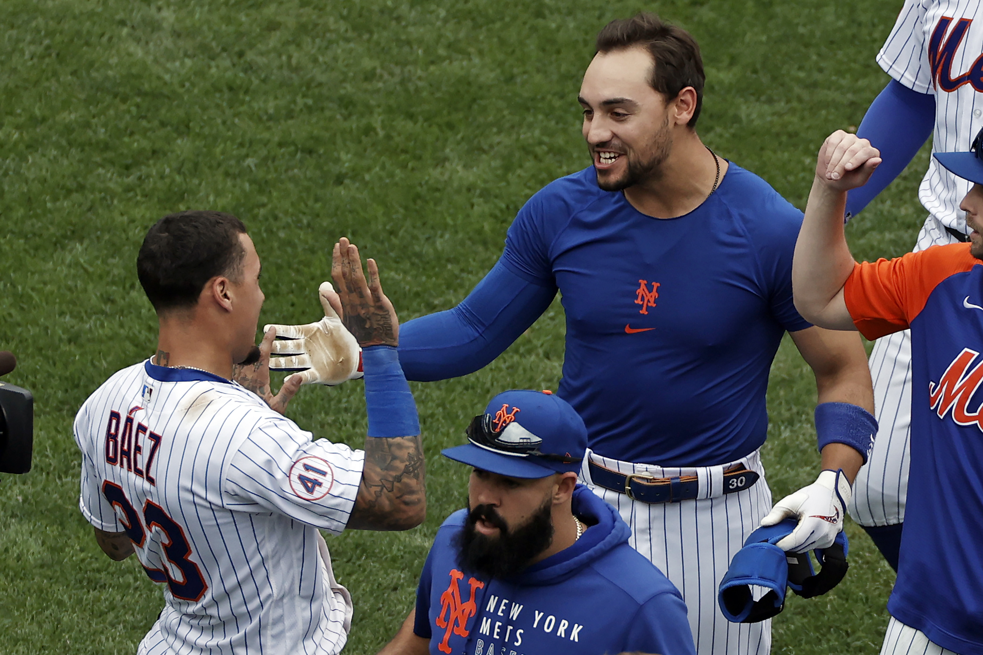Mets' Báez bolts out of doghouse with apology, winning run