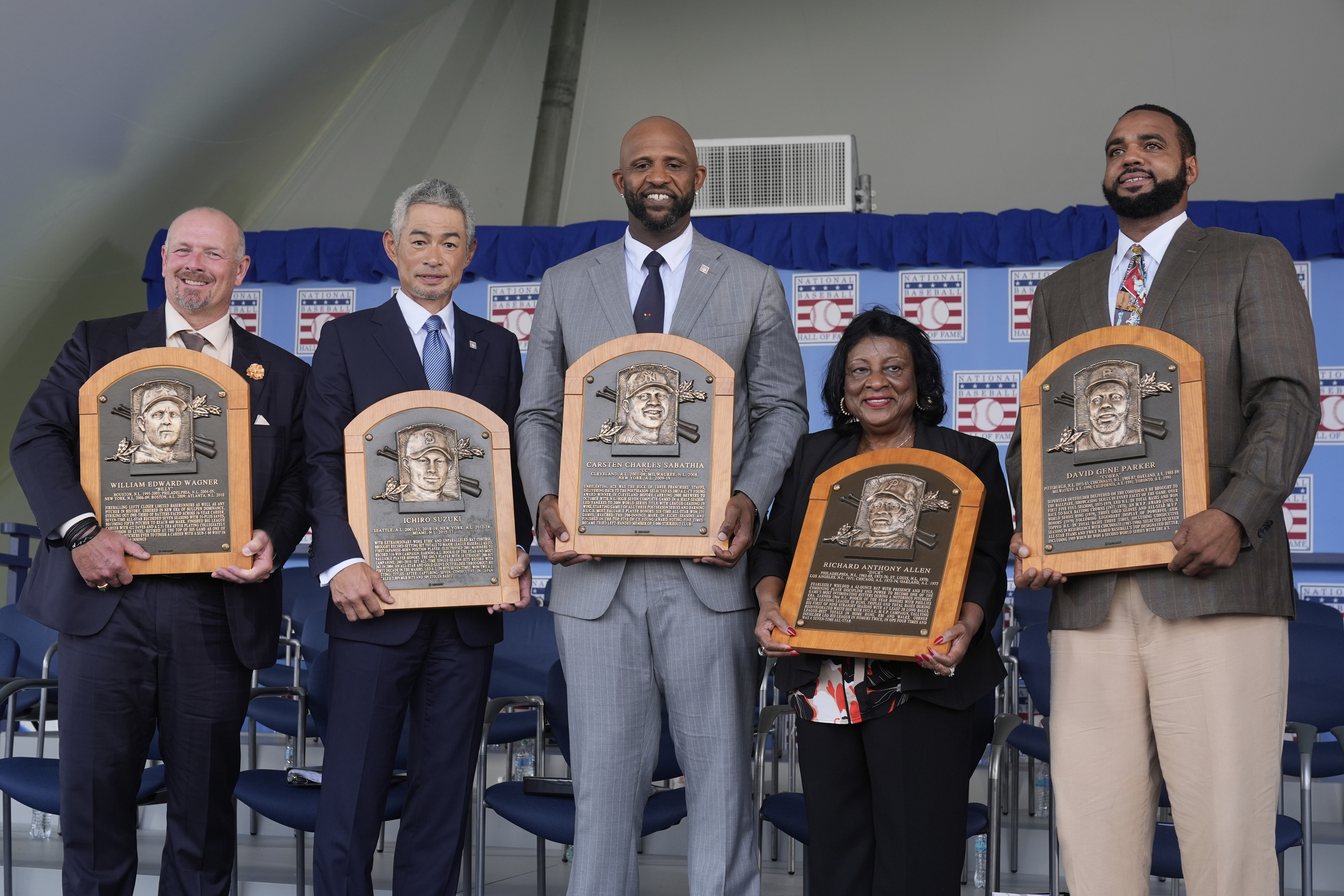 Ichiro Suzuki adds humorous touches to Hall of Fame induction