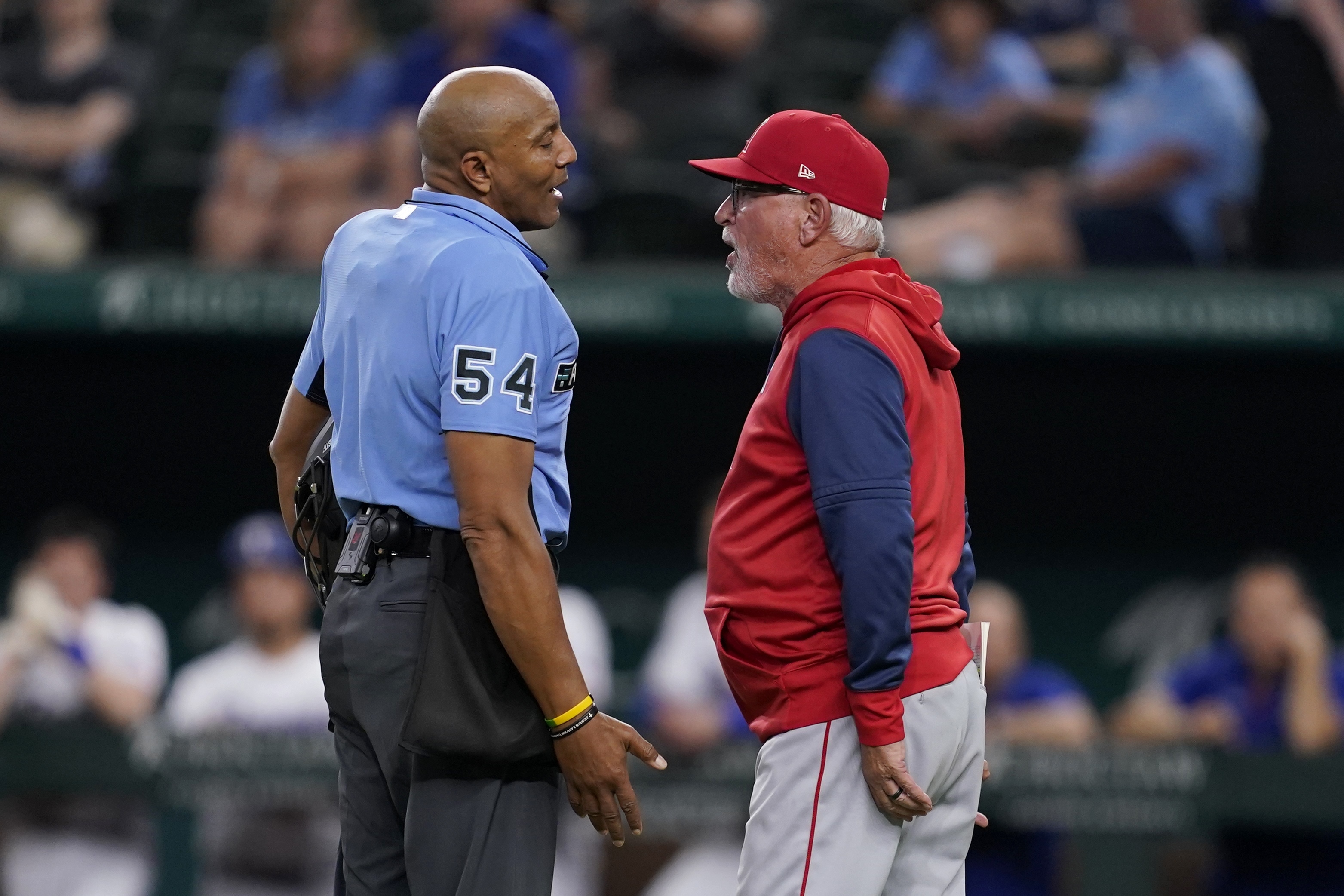 Cubs Joe Maddon goes back with Mike Scioscia