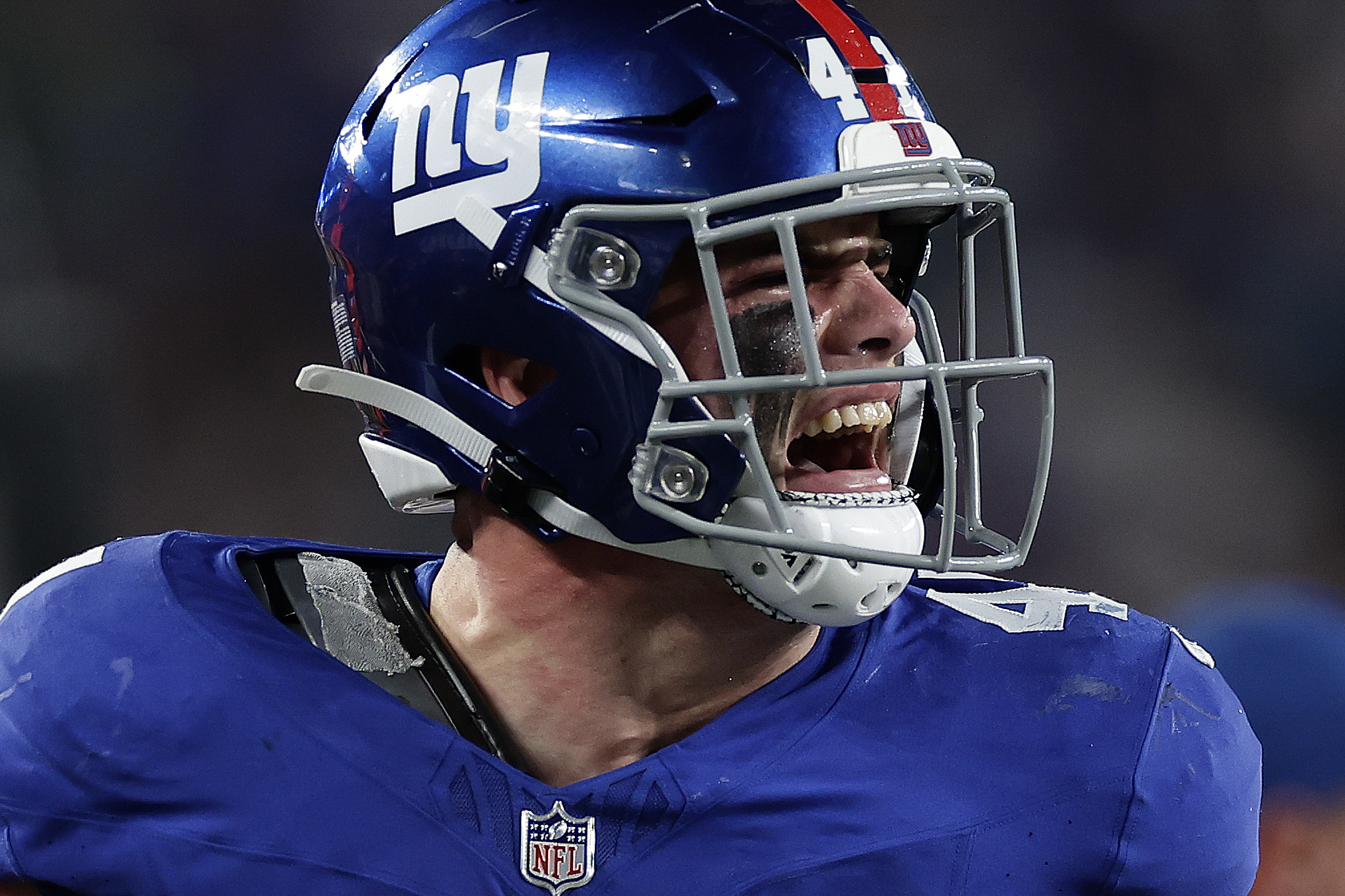 New York Giants Bring Back Classic Blue Helmets, Uniforms for Two