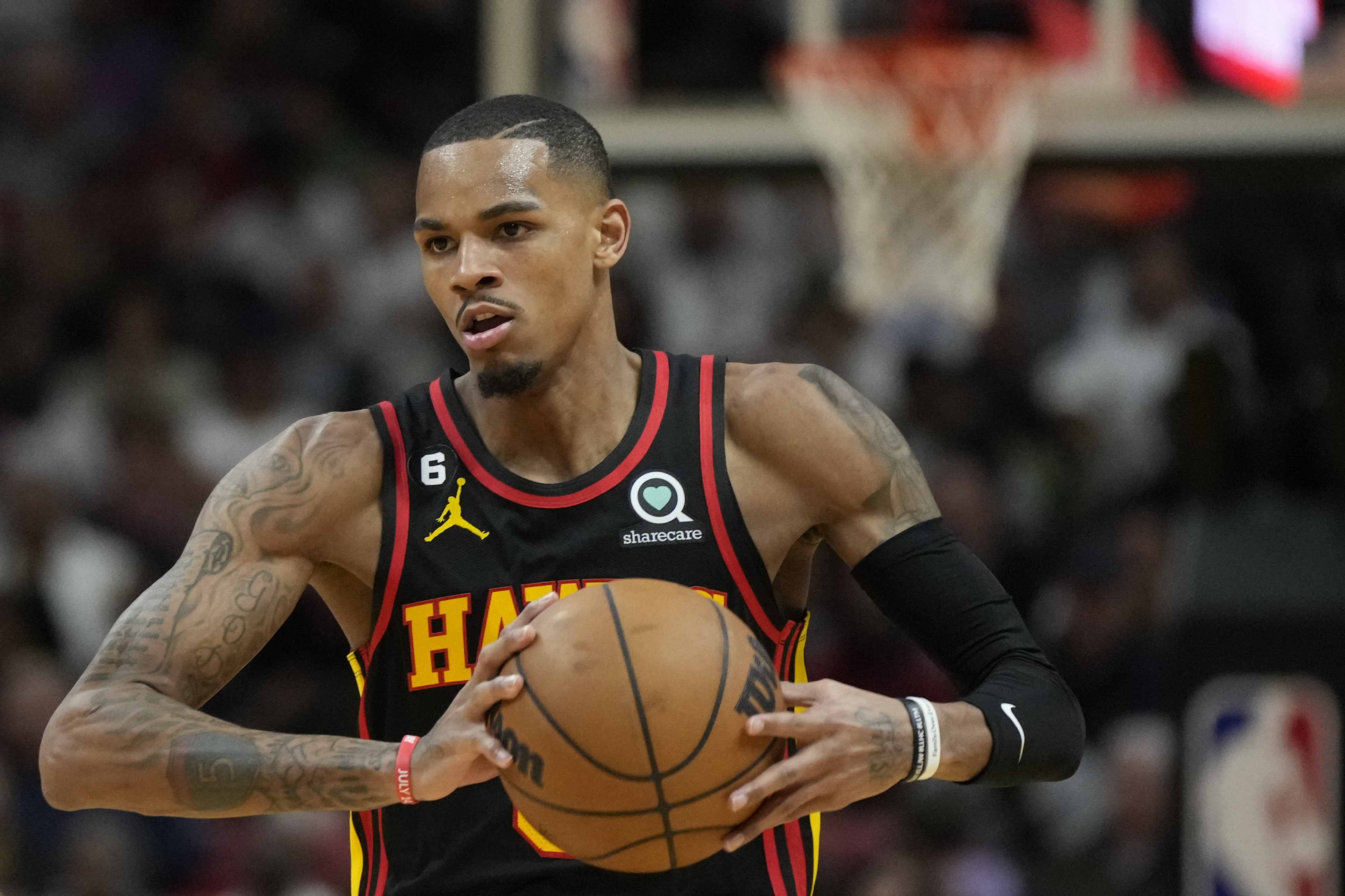 Hawks agree to $120 million, 4-year contract extension with Murray, AP  source says