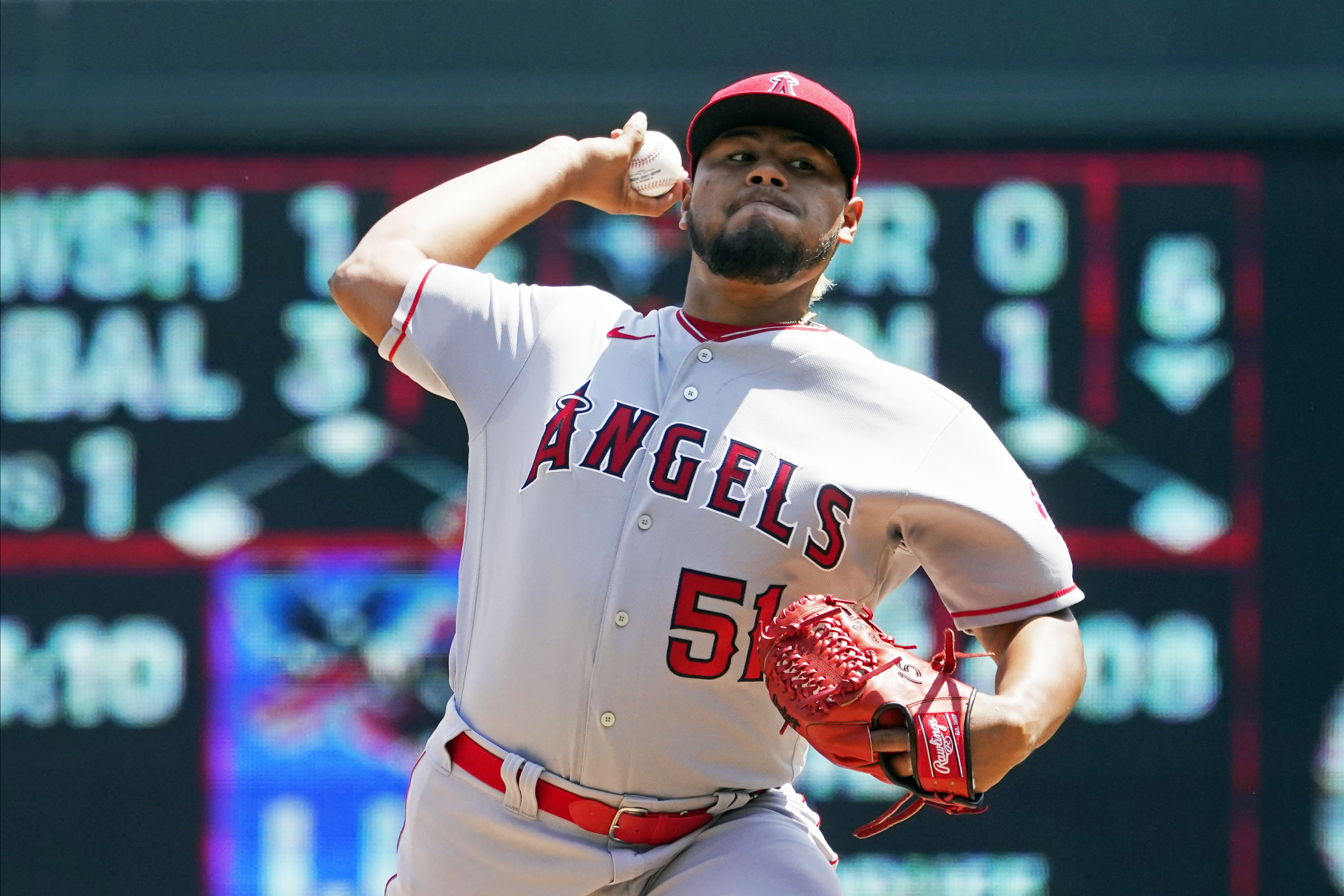 Ohtani's MLB-best 35th HR lifts Angels past Twins 6-2