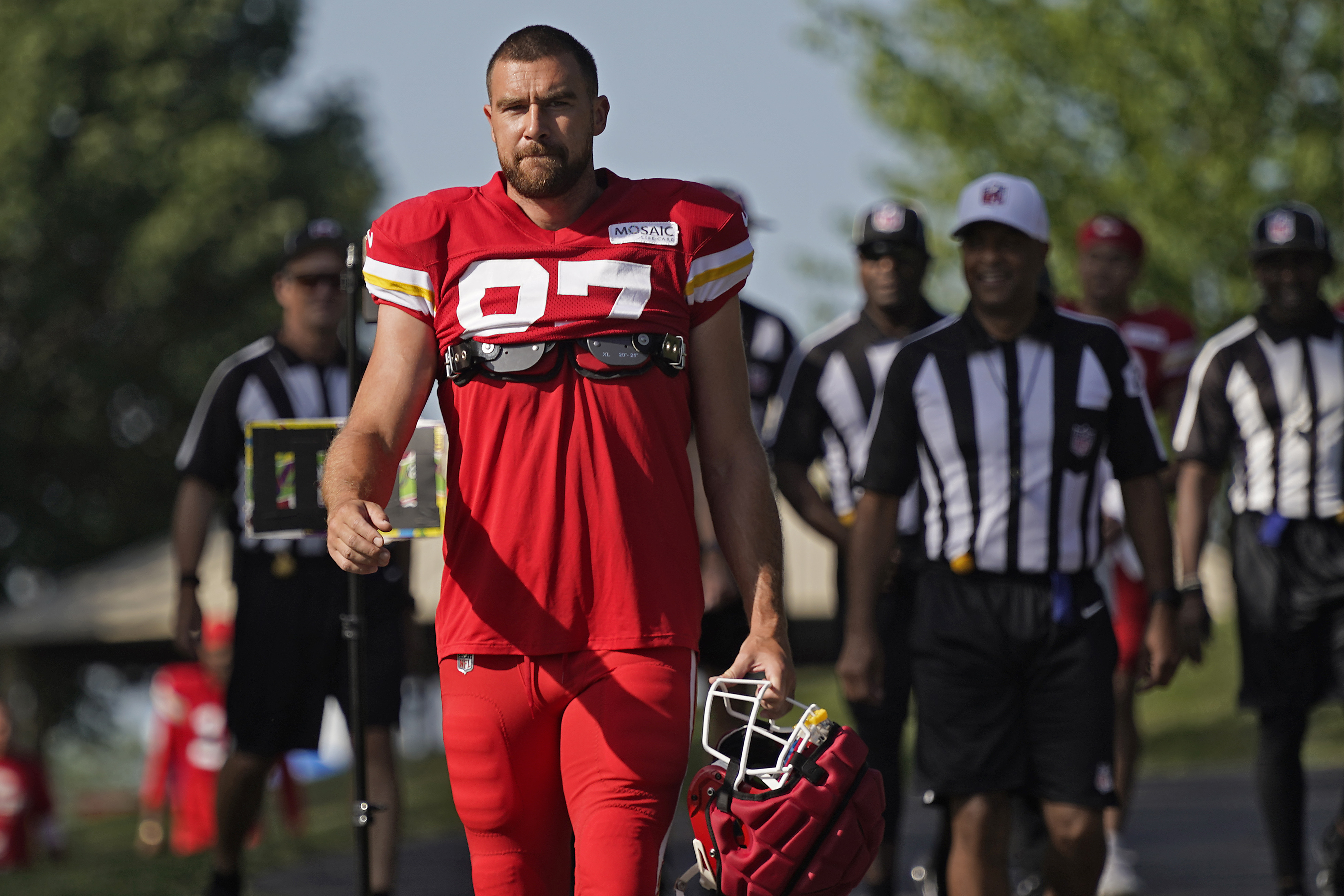 Super Bowl champion Chiefs hold hot, tough practice in 1st day of