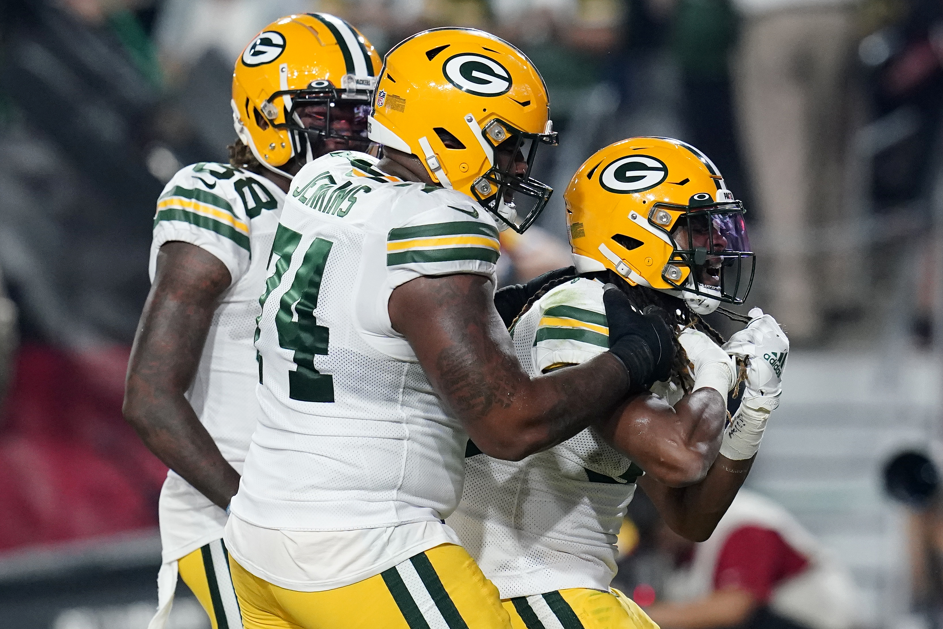 Aaron Rodgers, Packers knock off last unbeaten, top Cardinals 24-21