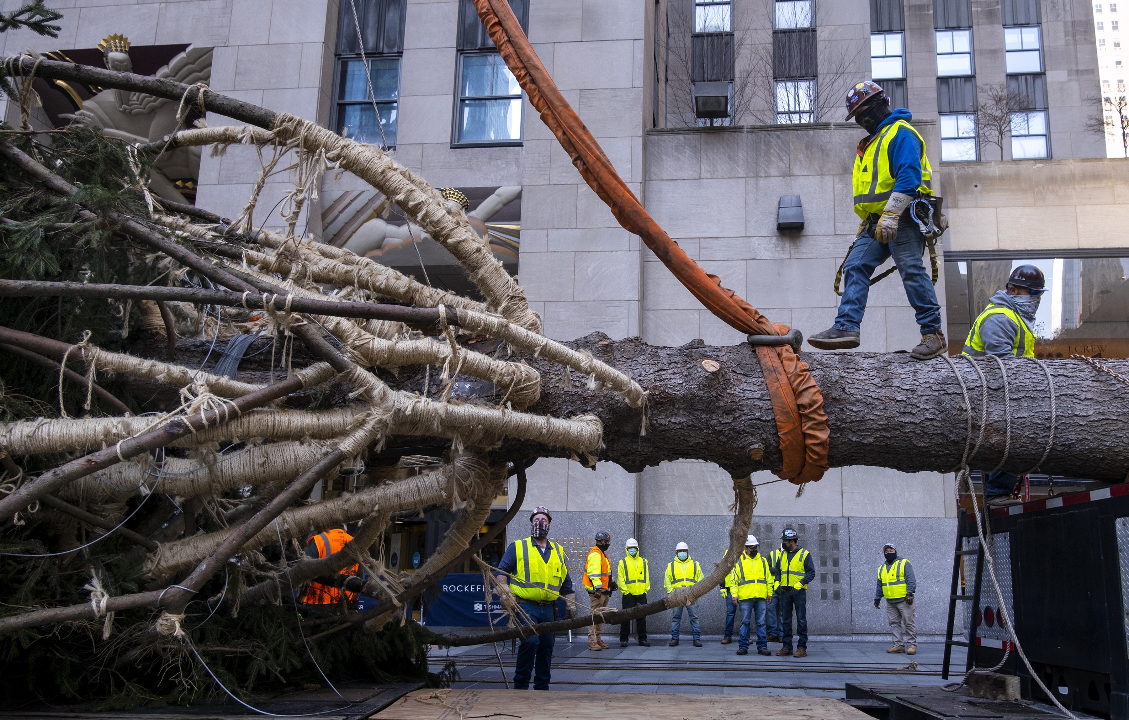 Rockefeller christmas tree 2020 twitter ideas