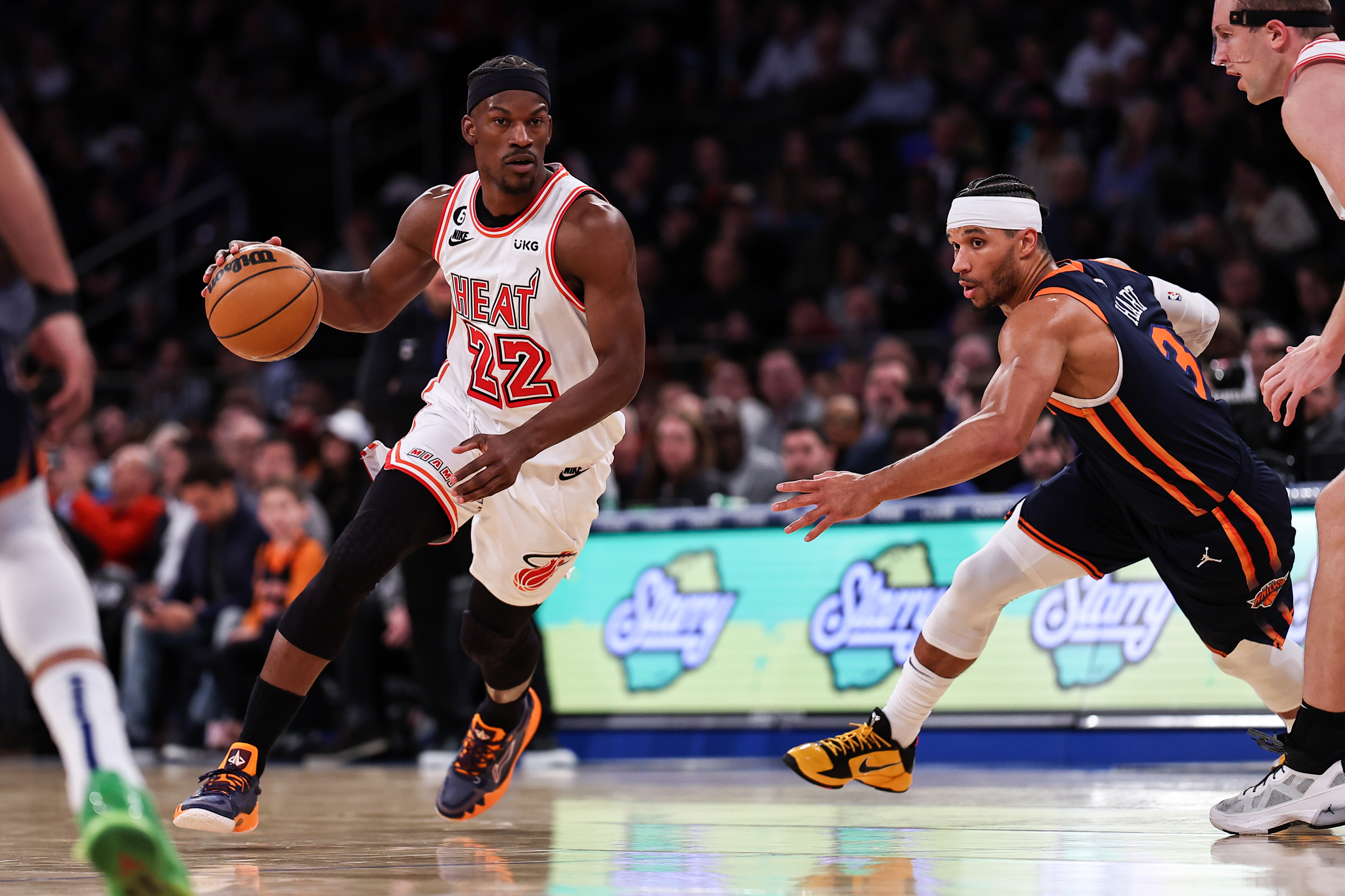 Knicks beat heat without Jalen Brunson in Madison Square Garden