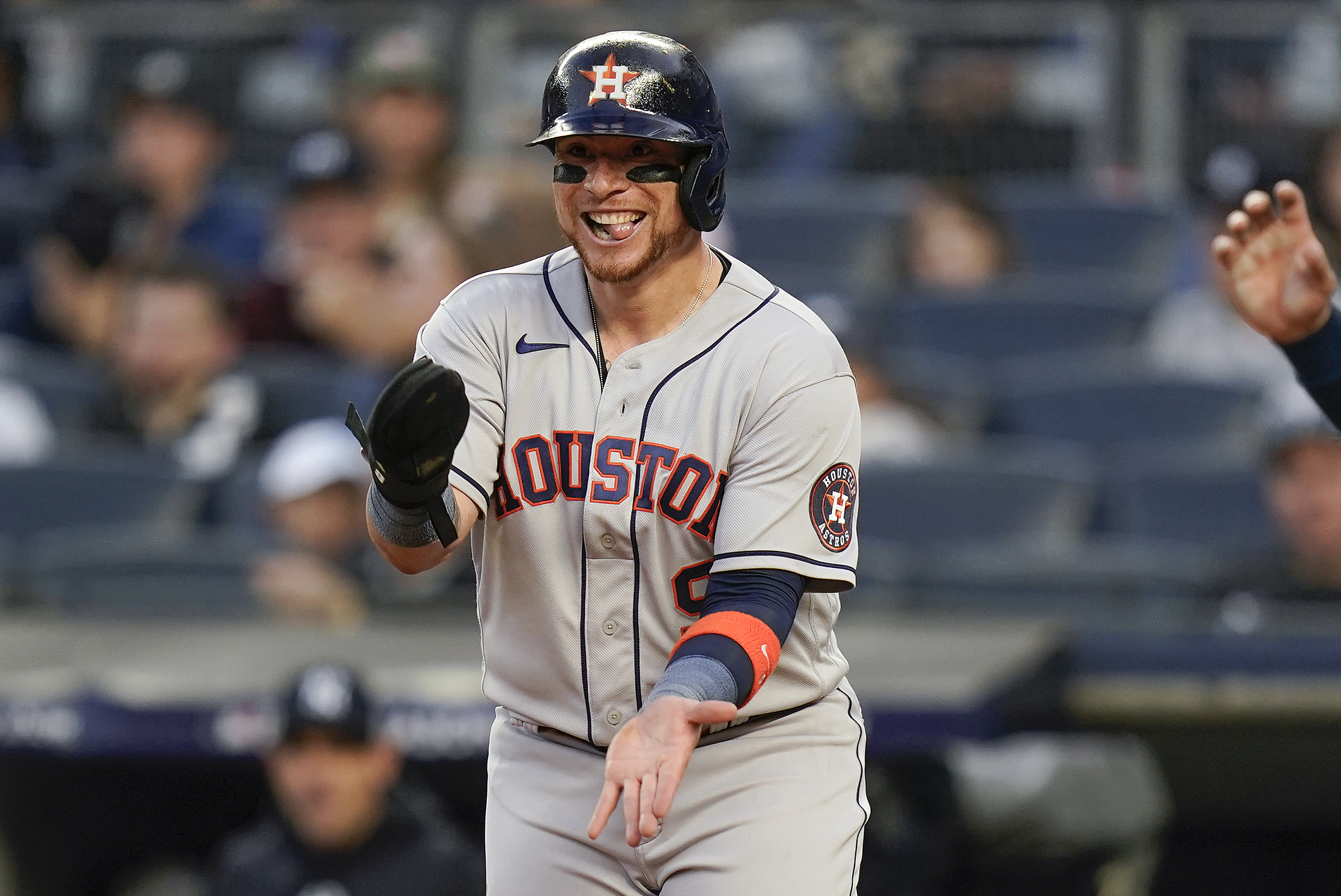 Altuve and Javier lead Astros to 8-5 win at Rangers as Houston closes to  2-1 in ALCS – KXAN Austin