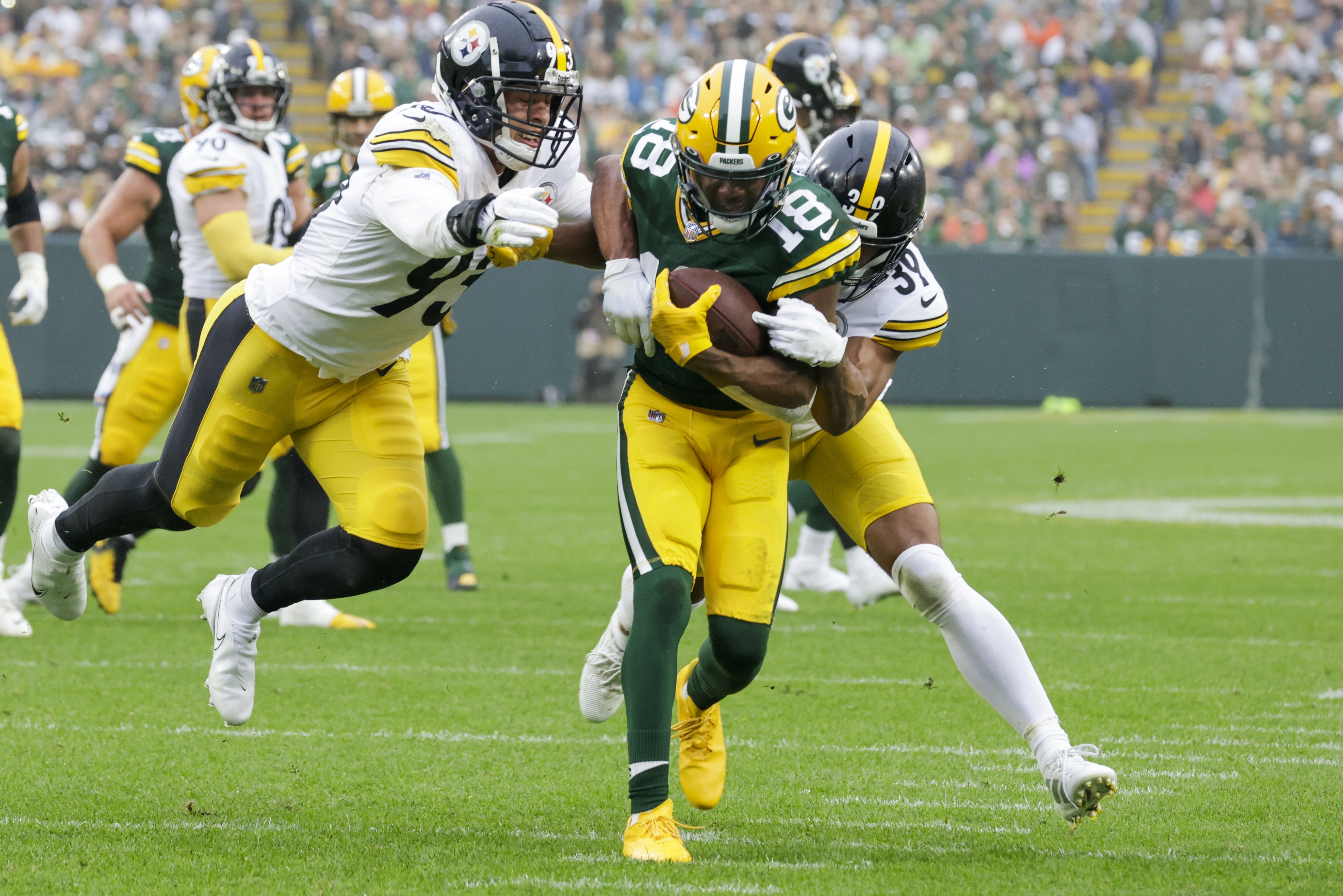 Packers host Steelers in rare Rodgers-Roethlisberger matchup