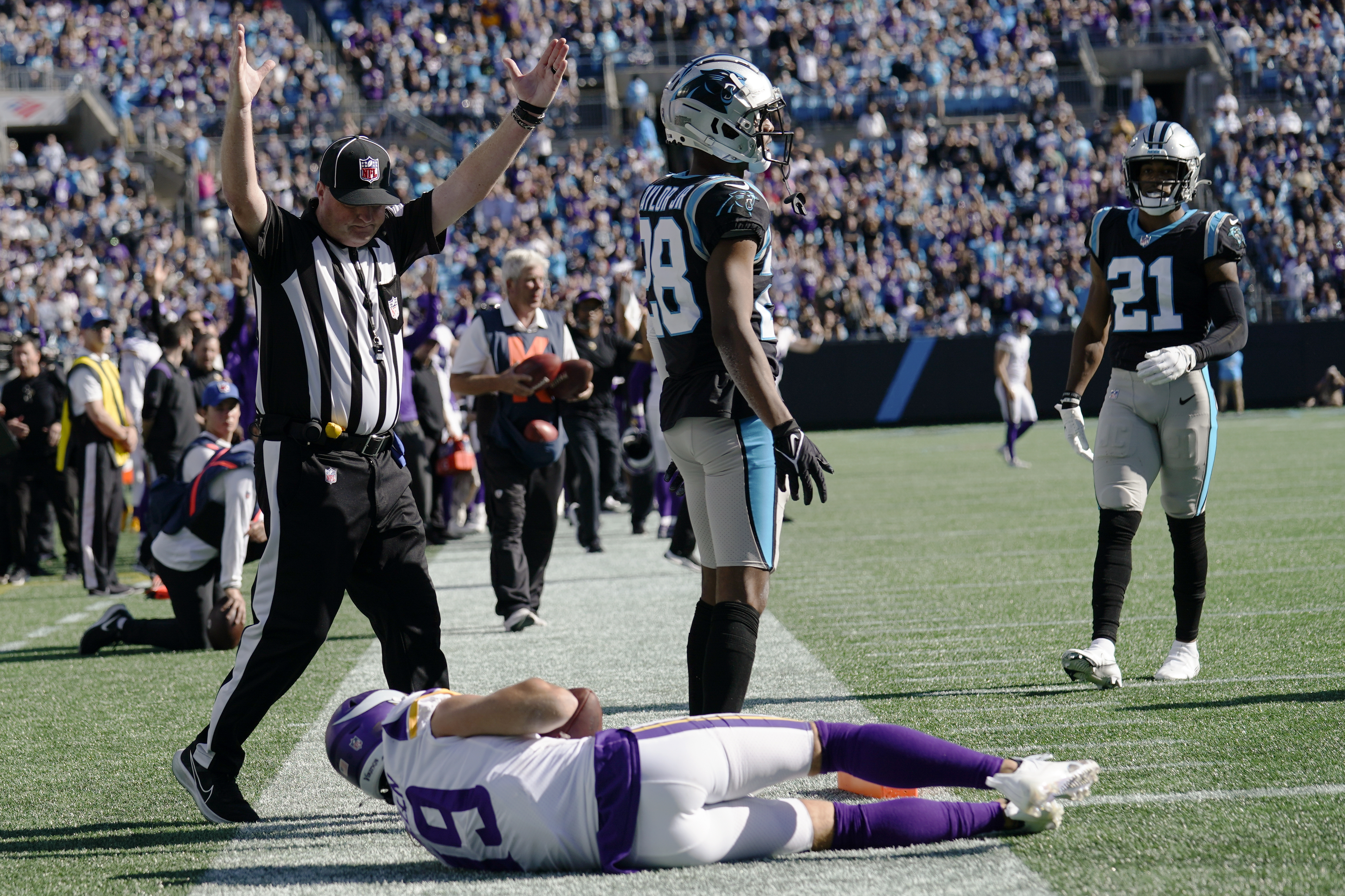 Vikings overcome 2 fumble return TD wipeouts in comeback