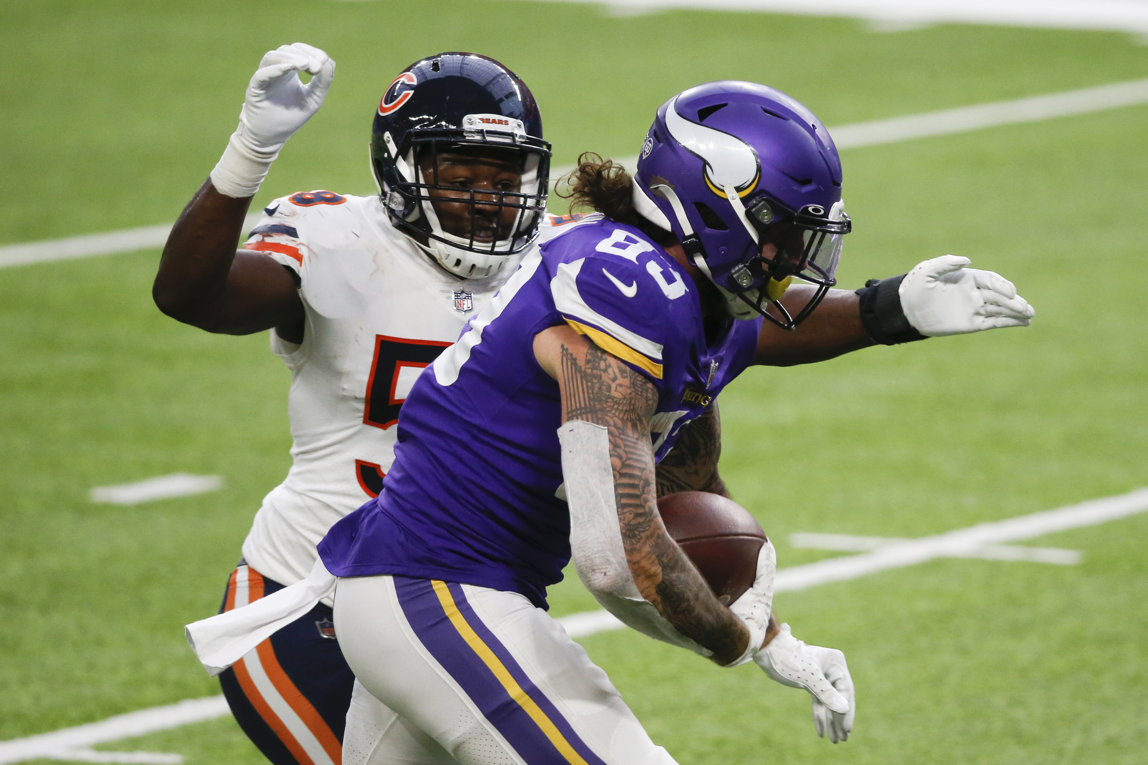 Bears beat Vikings 33-27 to stay in stride in playoff race