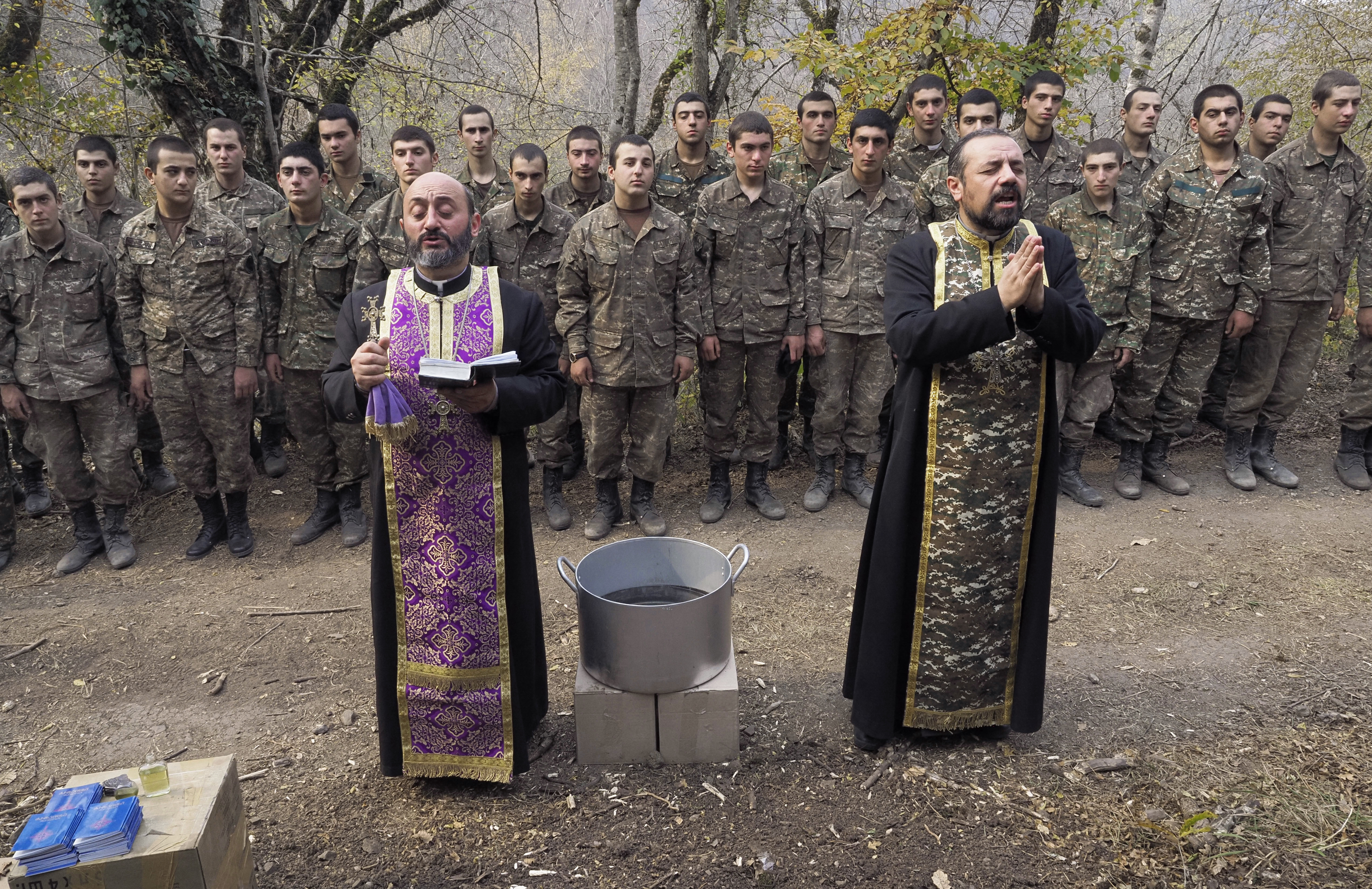 Armenian recruits baptized before heading into war