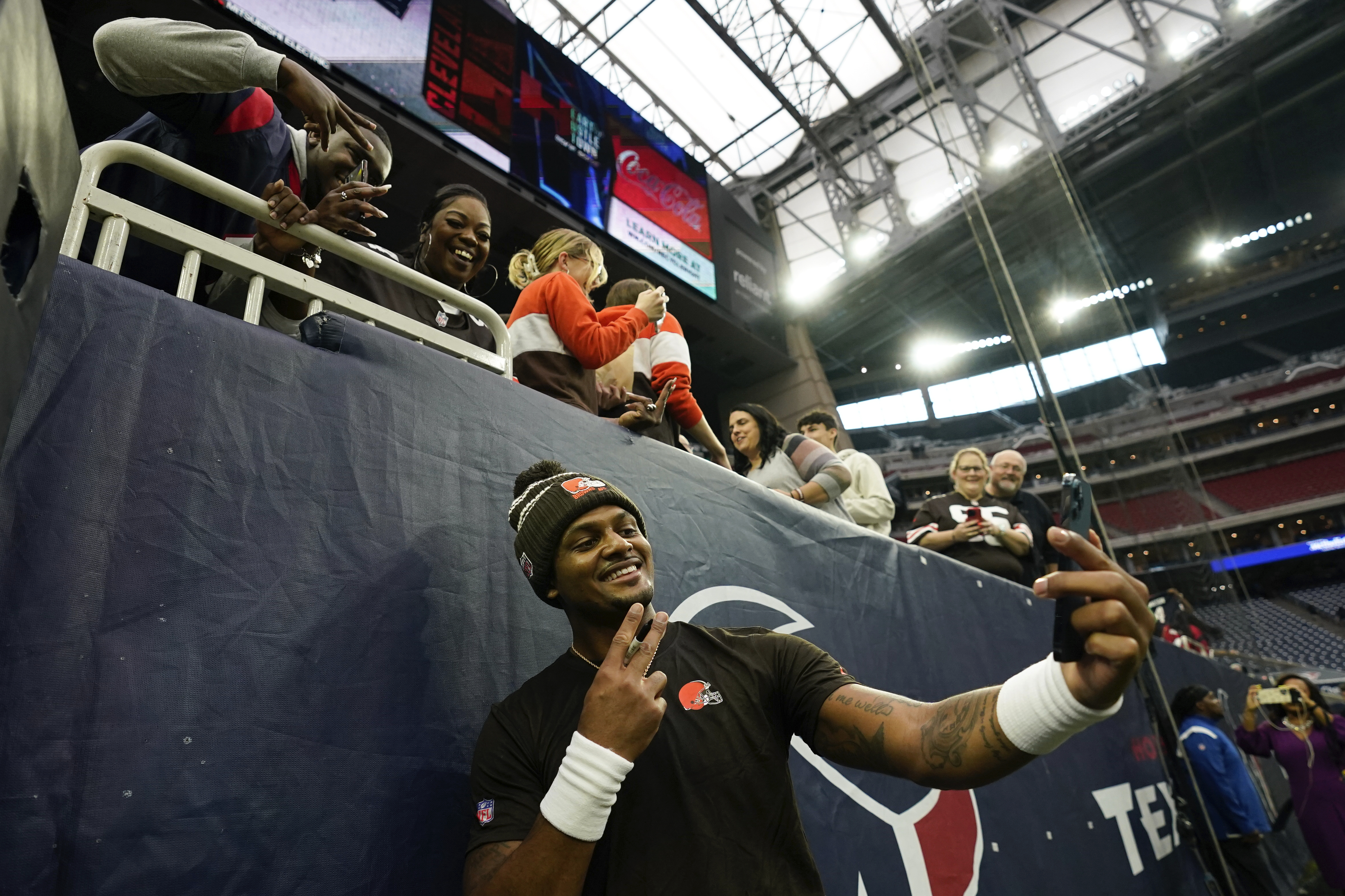 Deshaun Watson returns from ban, declines to express remorse