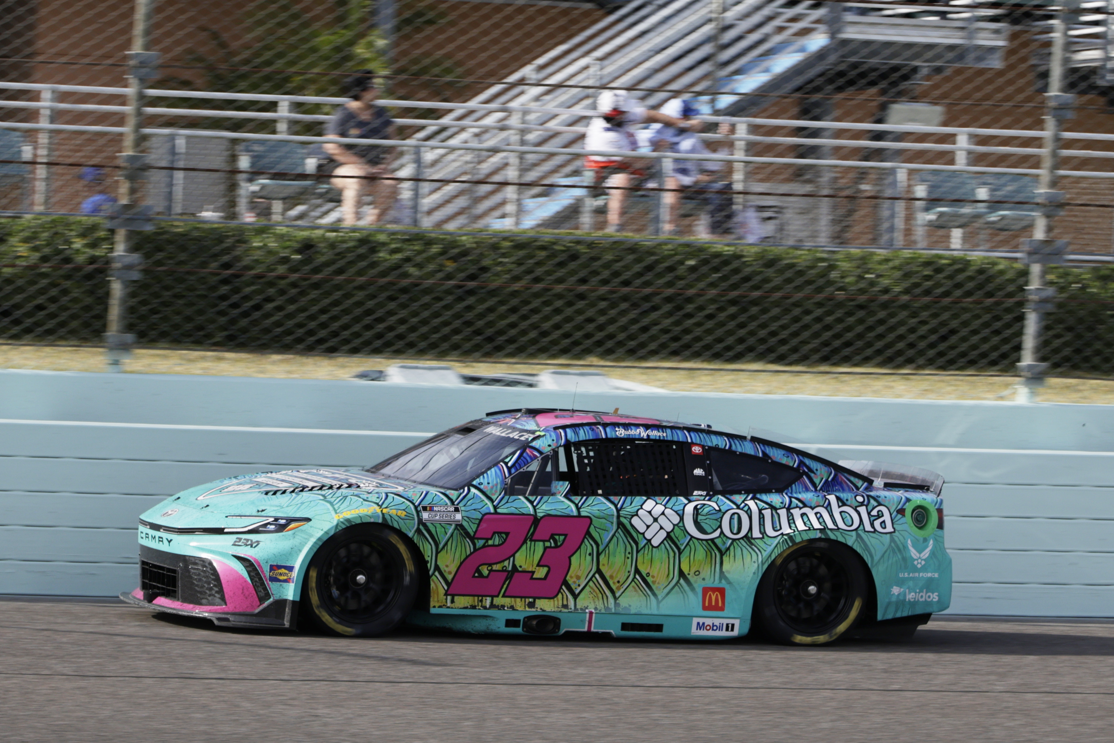 Kyle Larson wins Cup Series at Homestead, finishes one race shy of Kyle Larson wins Cup Series at Homestead, finishes one race shy of