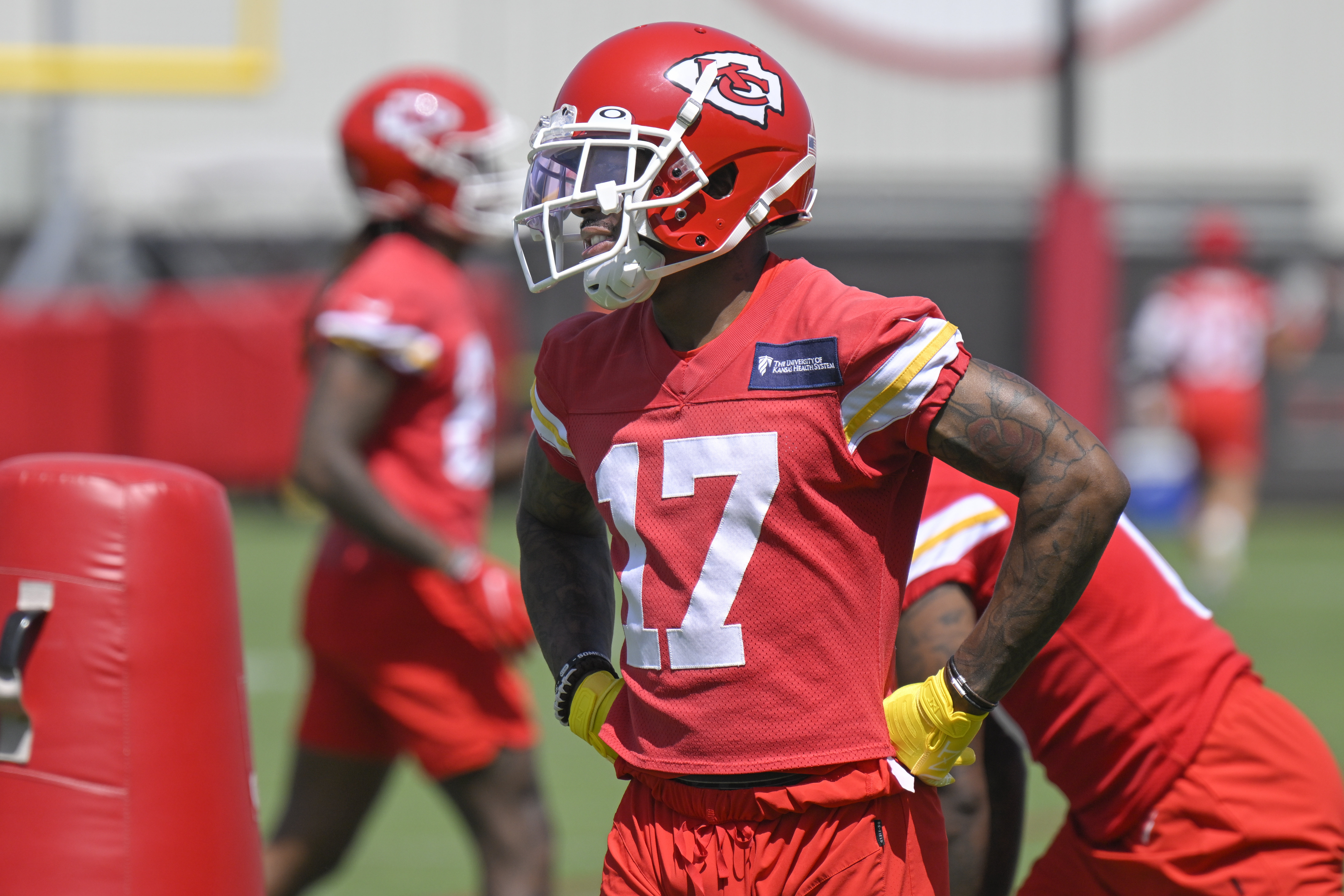 Orlando Brown Jr., KC Chiefs are 'nowhere close to a deal'