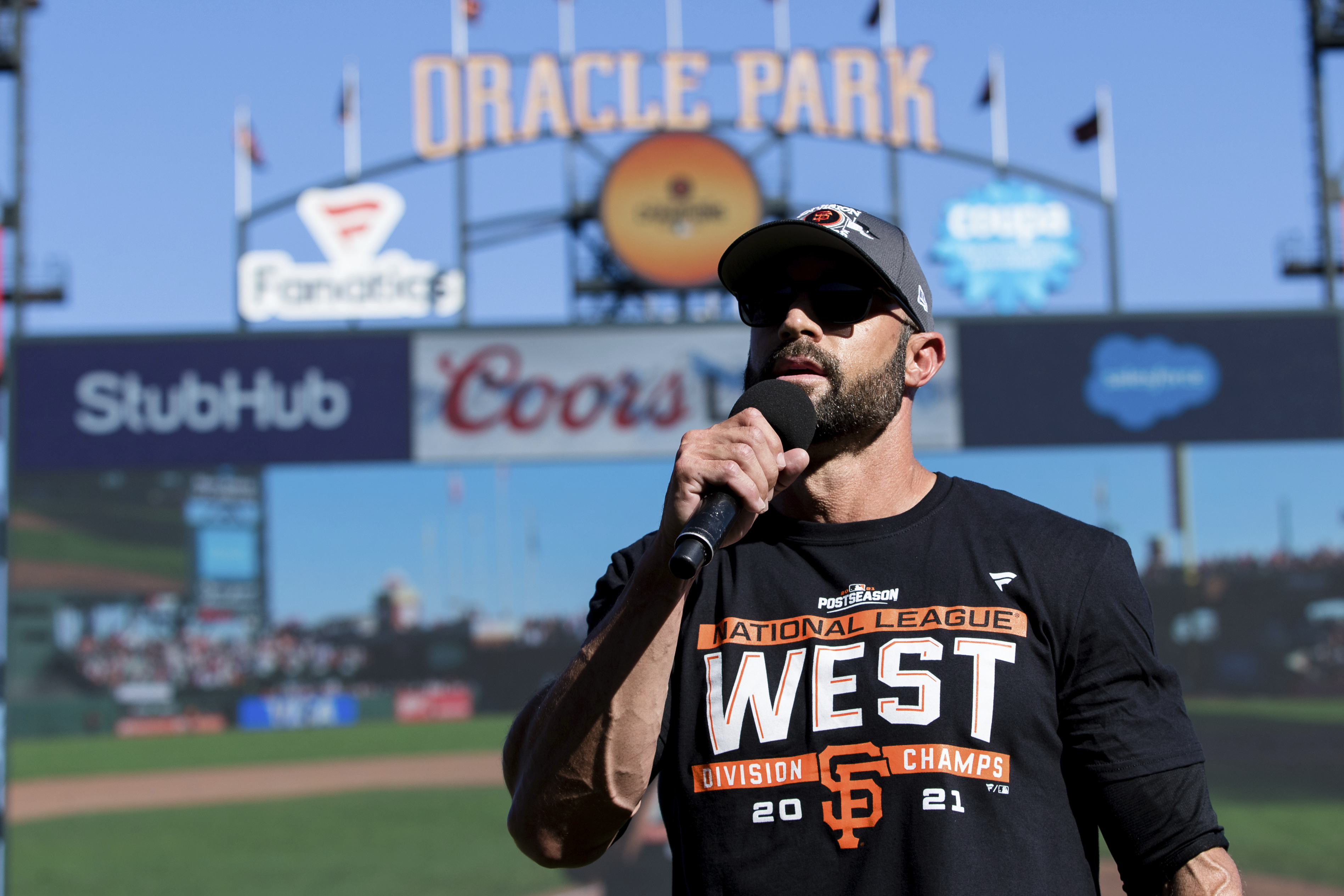 Buster Posey, Brandon Crawford & Gabe Kapler react to Giants clinching NL  West title