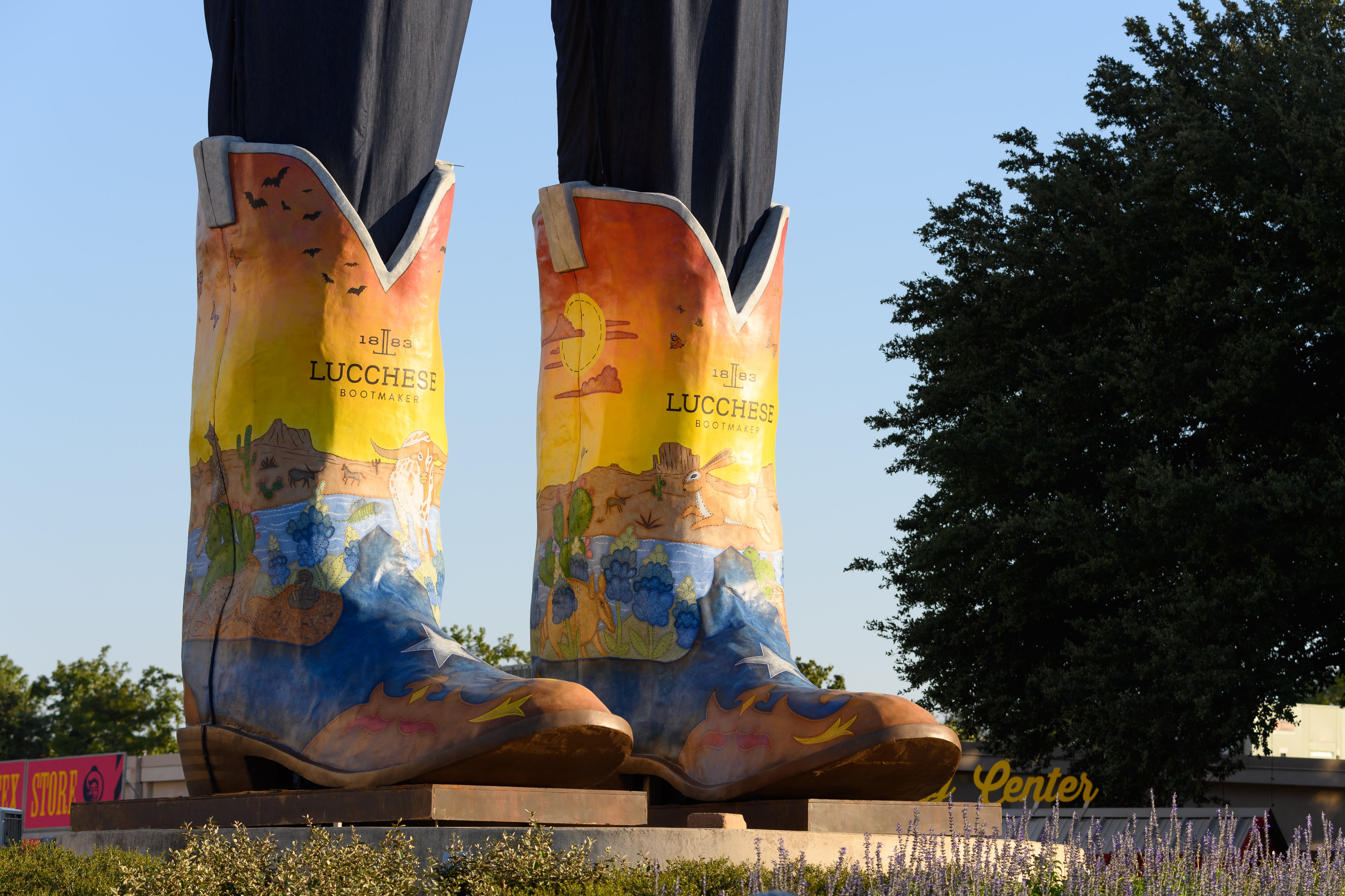 Big Tex's boots to be showcased in Smithsonian, leaves state for