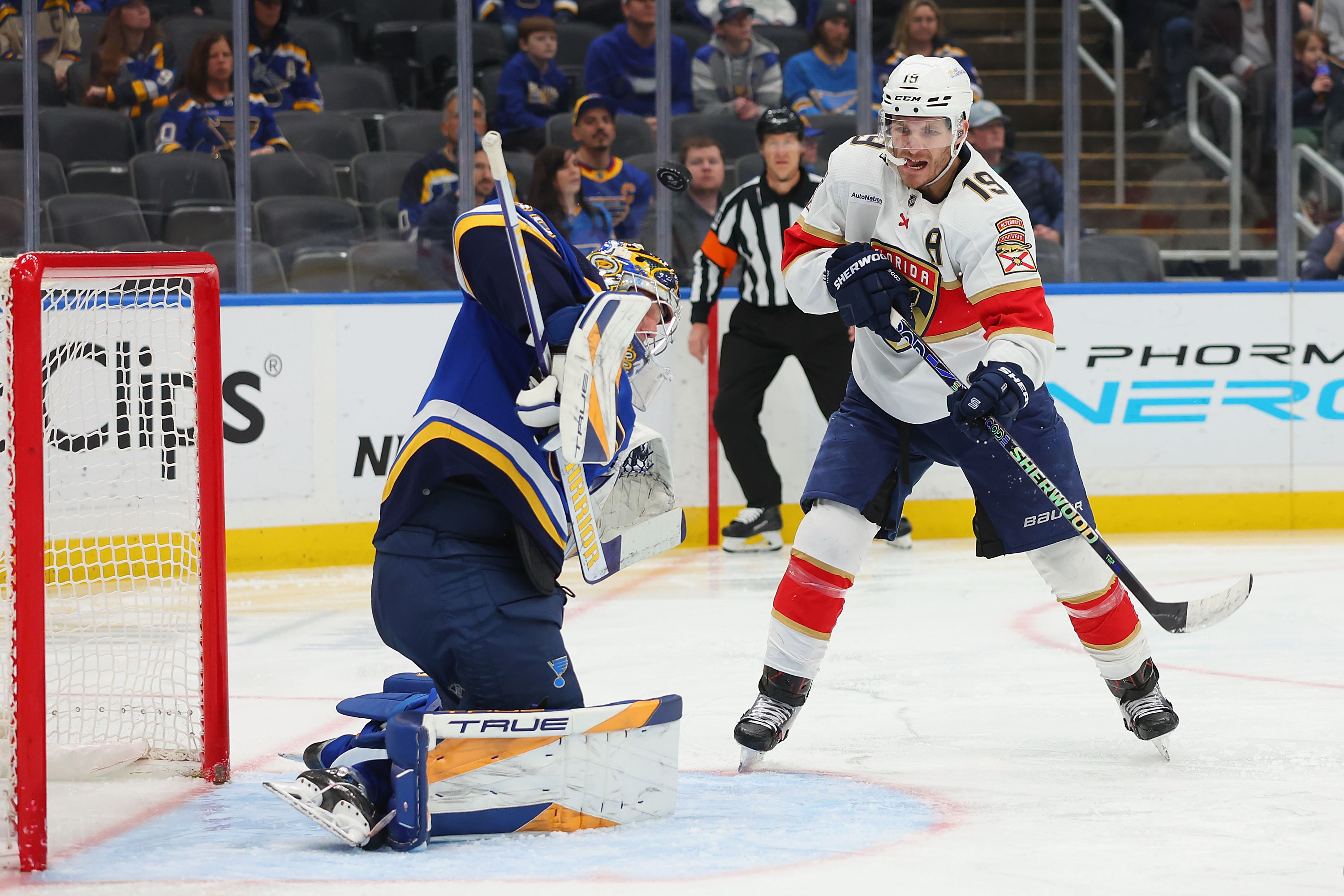 Tkachuk scores hat trick to help Panthers beat Blues 5 1 for 8th