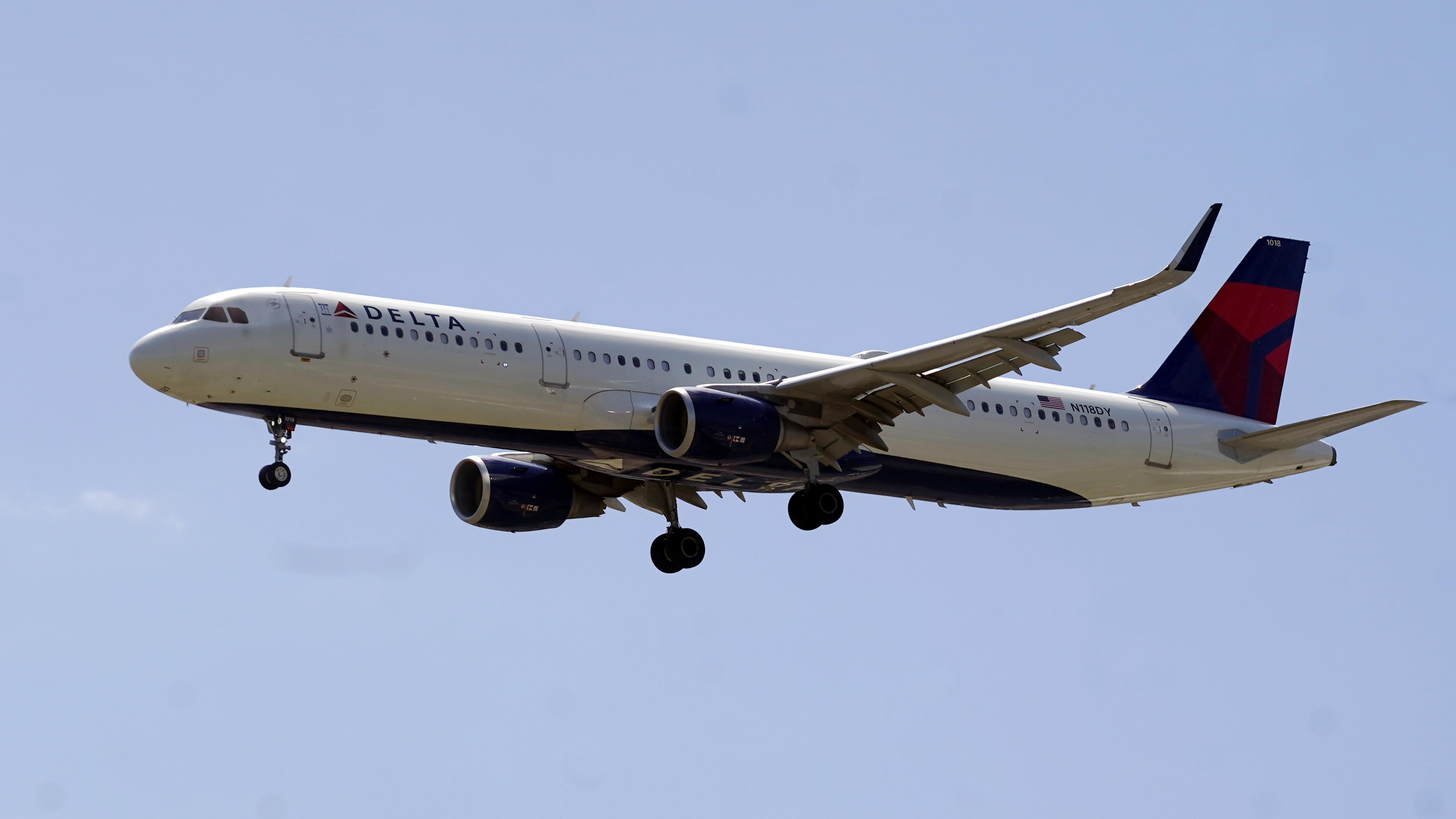 Delta pilot apologizes to passengers after 'aggressive maneuver