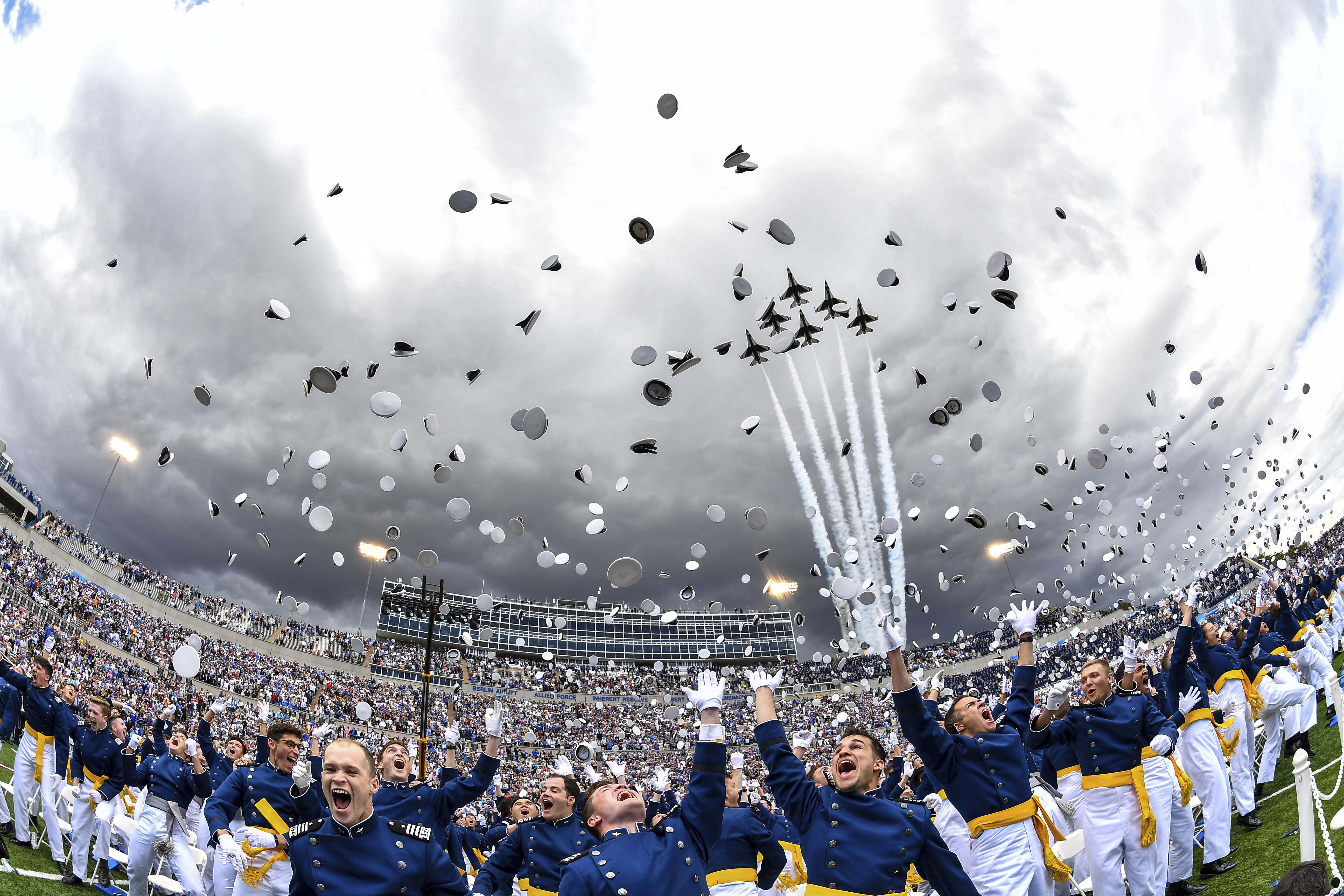 Rising number of pilot hopefuls among 2022 Air Force Academy grads