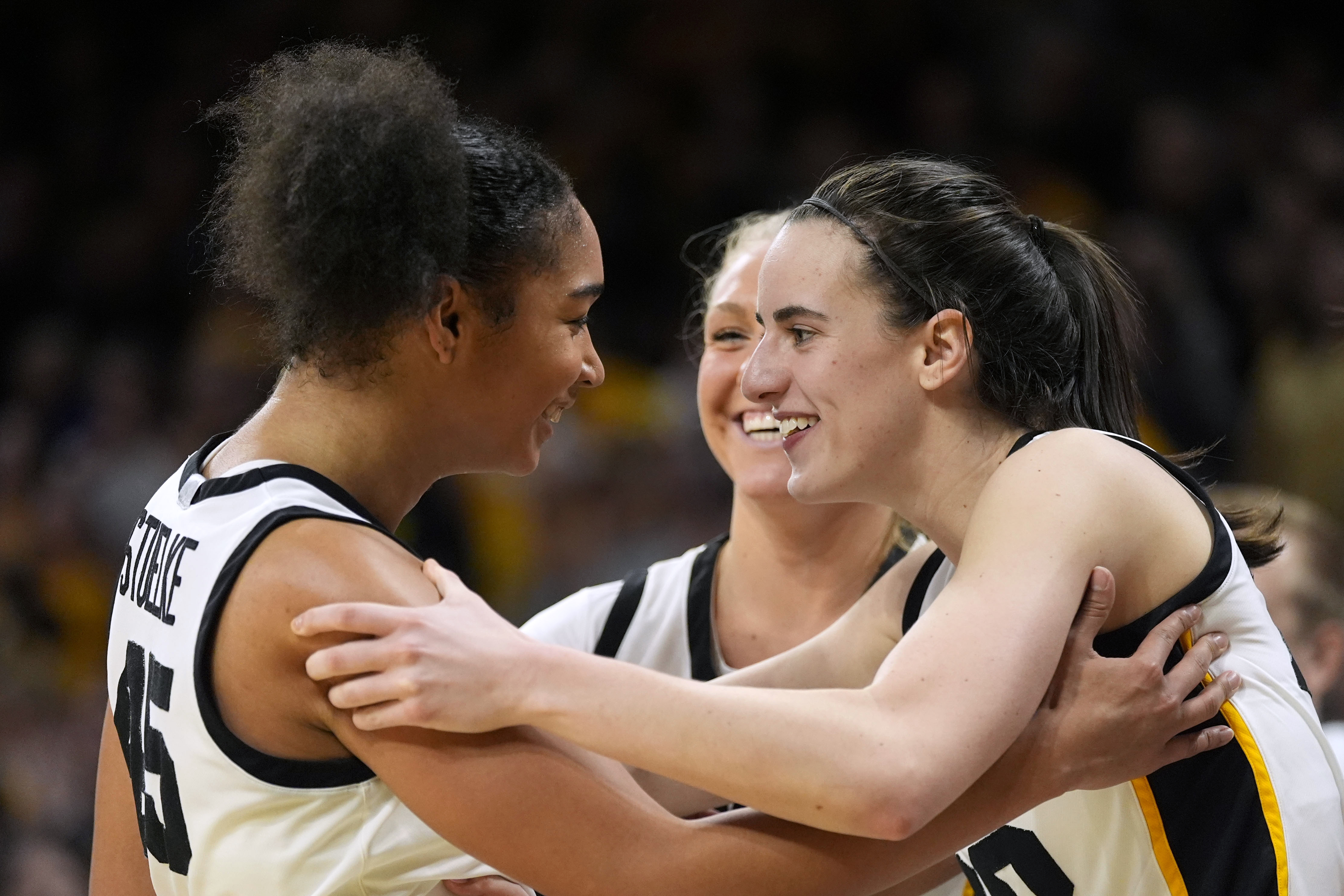 Hannah Stuelke drops 47, Caitlin Clark within 39 points of scoring record  as No. 2 Iowa tops Penn St