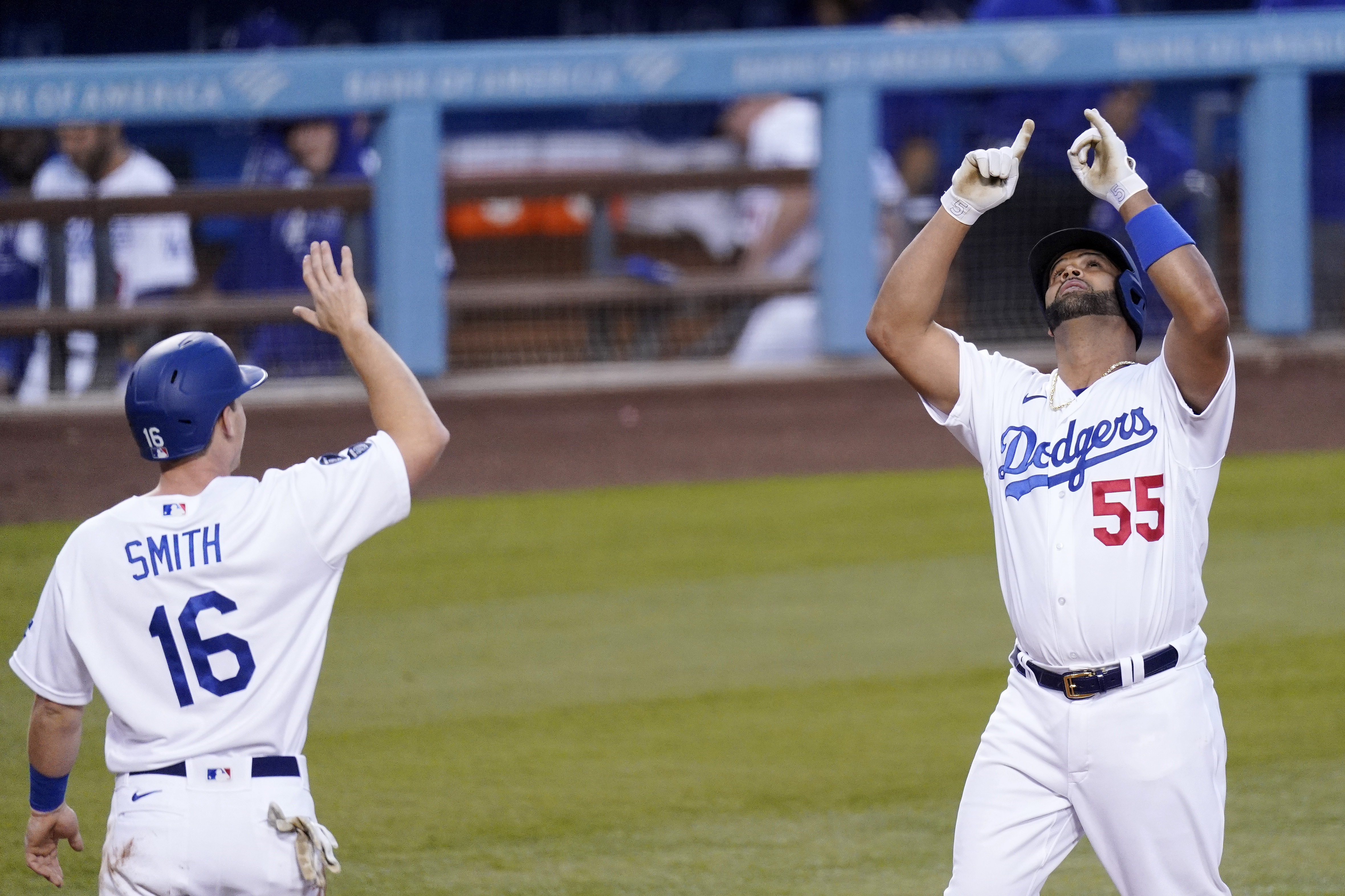 Dodgers get HRs from Smith, Pujols in 3-2 win over D-backs