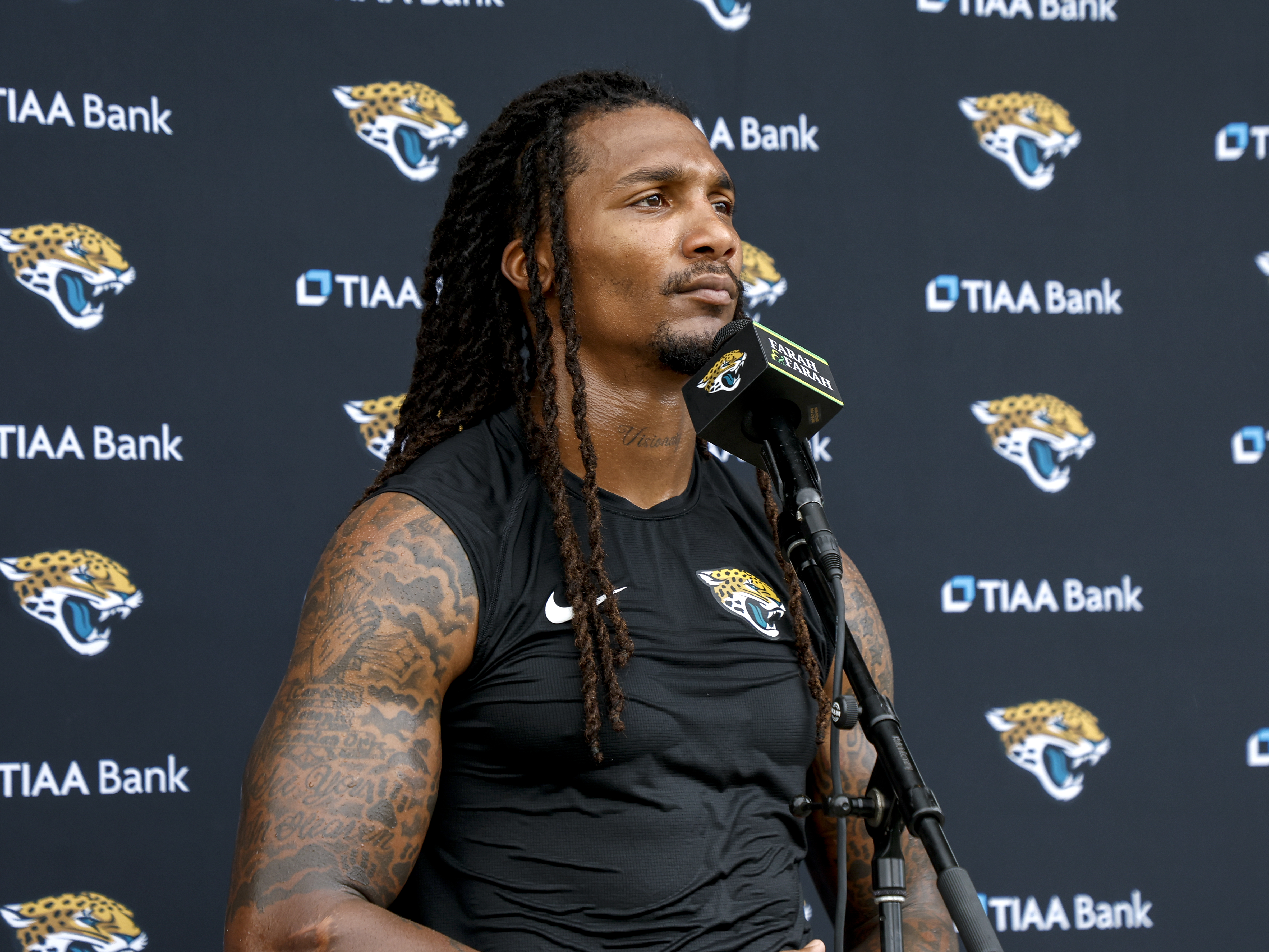 Jacksonville, FL, USA. 27th Nov, 2022. Jacksonville Jaguars safety Andre  Cisco (5) during a game against the Baltimore Ravens in Jacksonville, FL.  Romeo T Guzman/CSM/Alamy Live News Stock Photo - Alamy