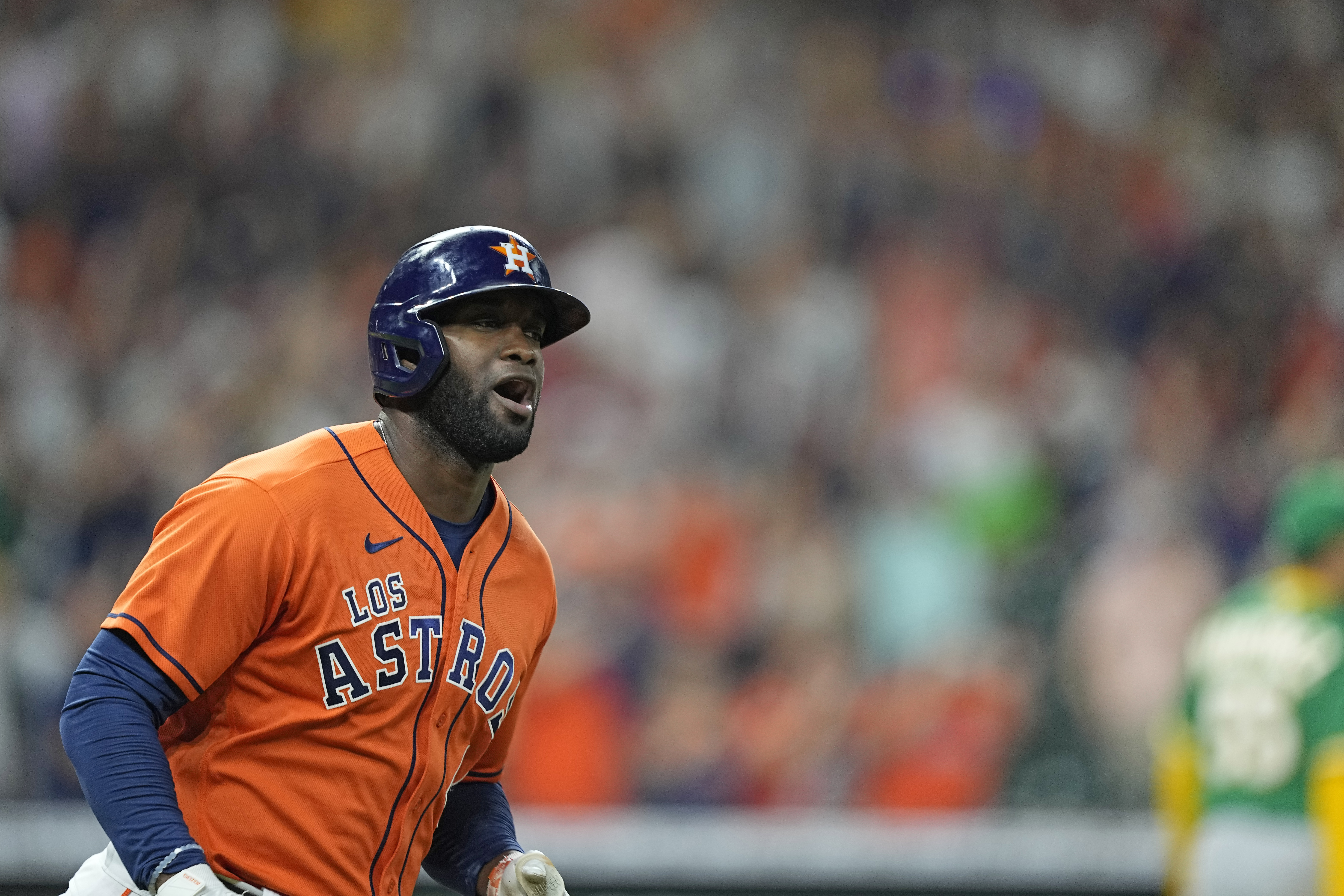 Houston Astros: Yordan Alvarez hitting and throwing again