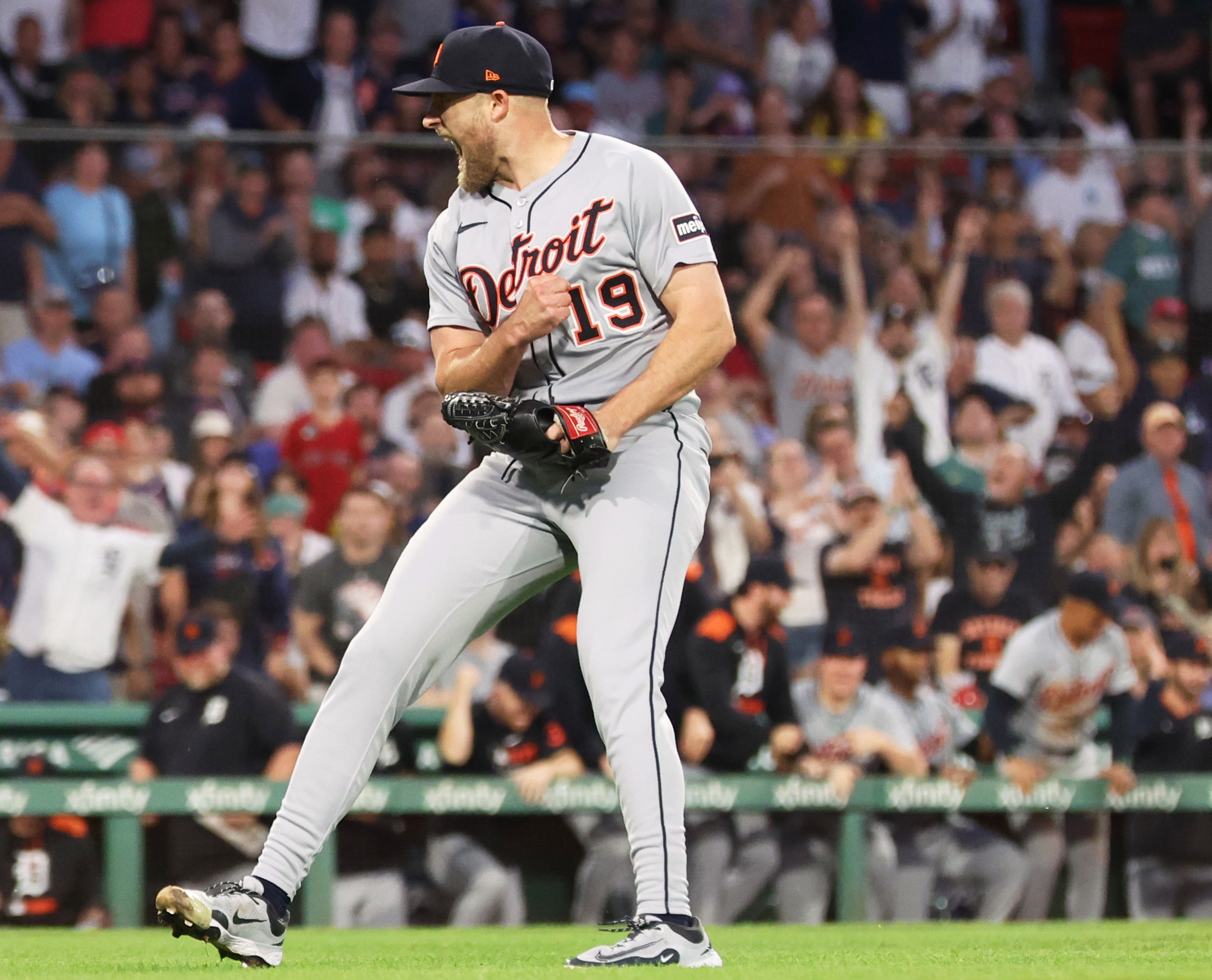 Tigers clinch playoff berth with 2-1 win over Red Sox in Game 161