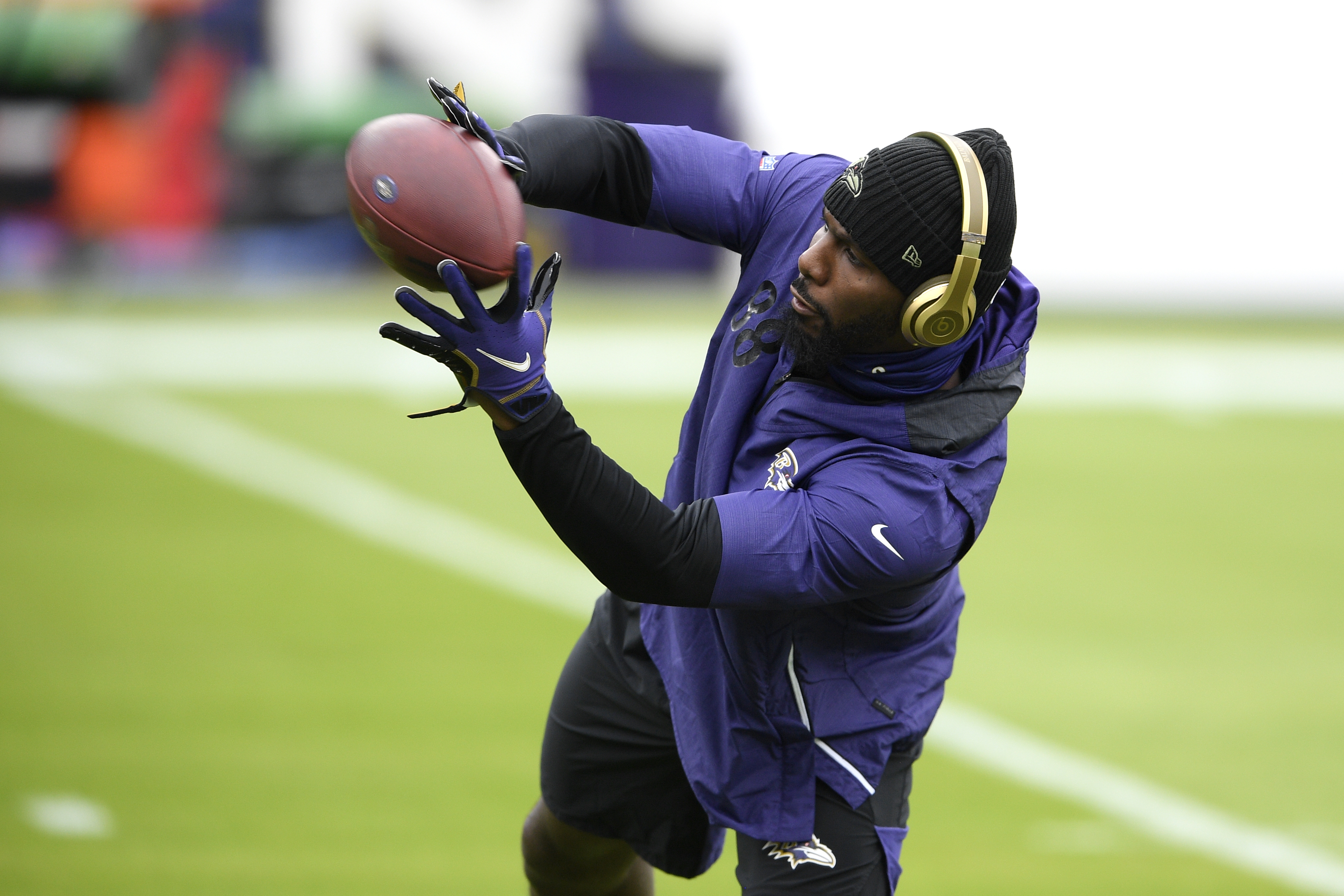 Minnesota Vikings linebacker Eric Wilson (50) waits for a new quarter to  start during an NFL football game against the Dallas Cowboys, Sunday, Nov.  22, 2020, in Minneapolis. (AP Photo/Jim Mone Stock