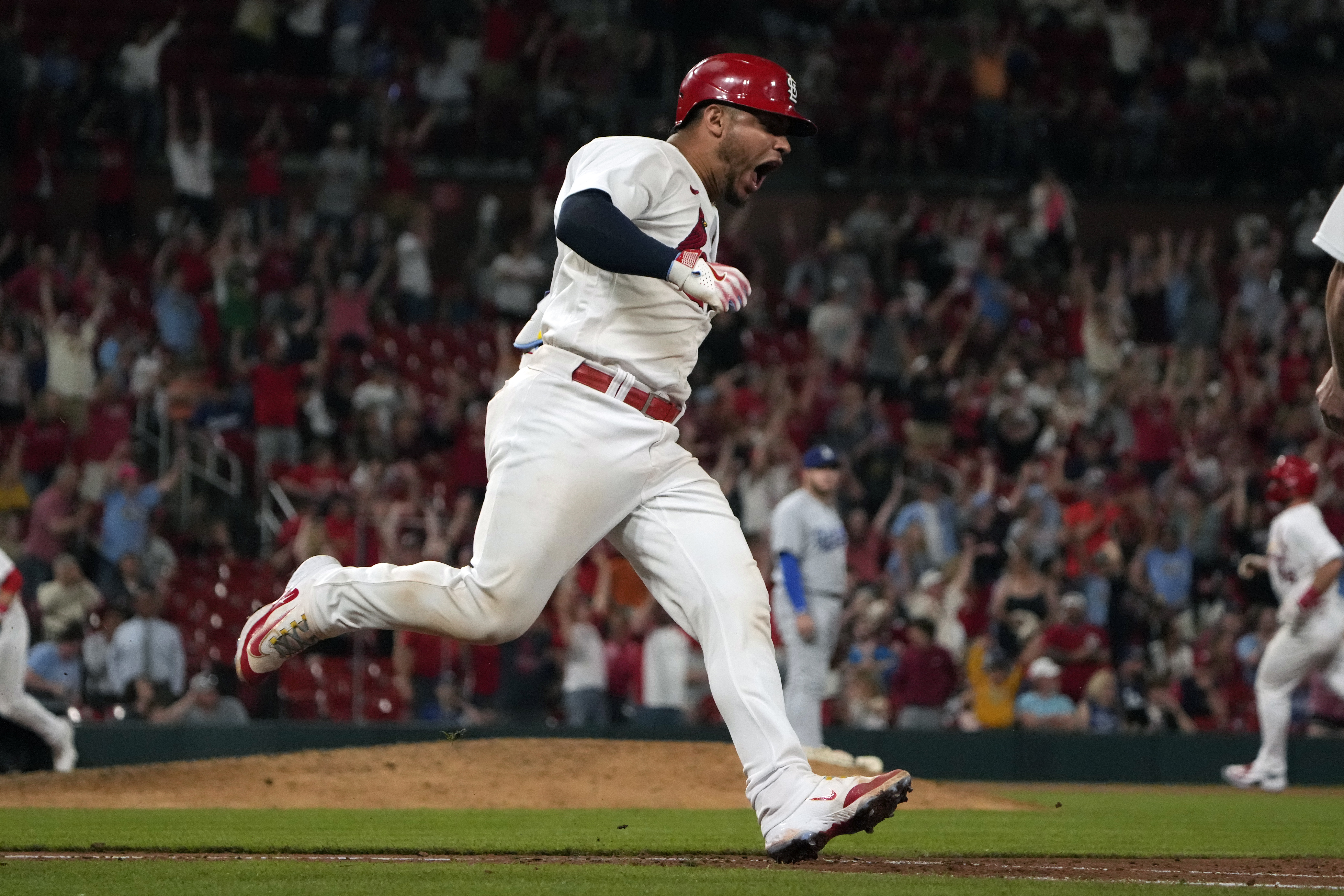 Cardinals hit 7 home runs at home for first time in 83 years, power past  Dodgers 16-8 –