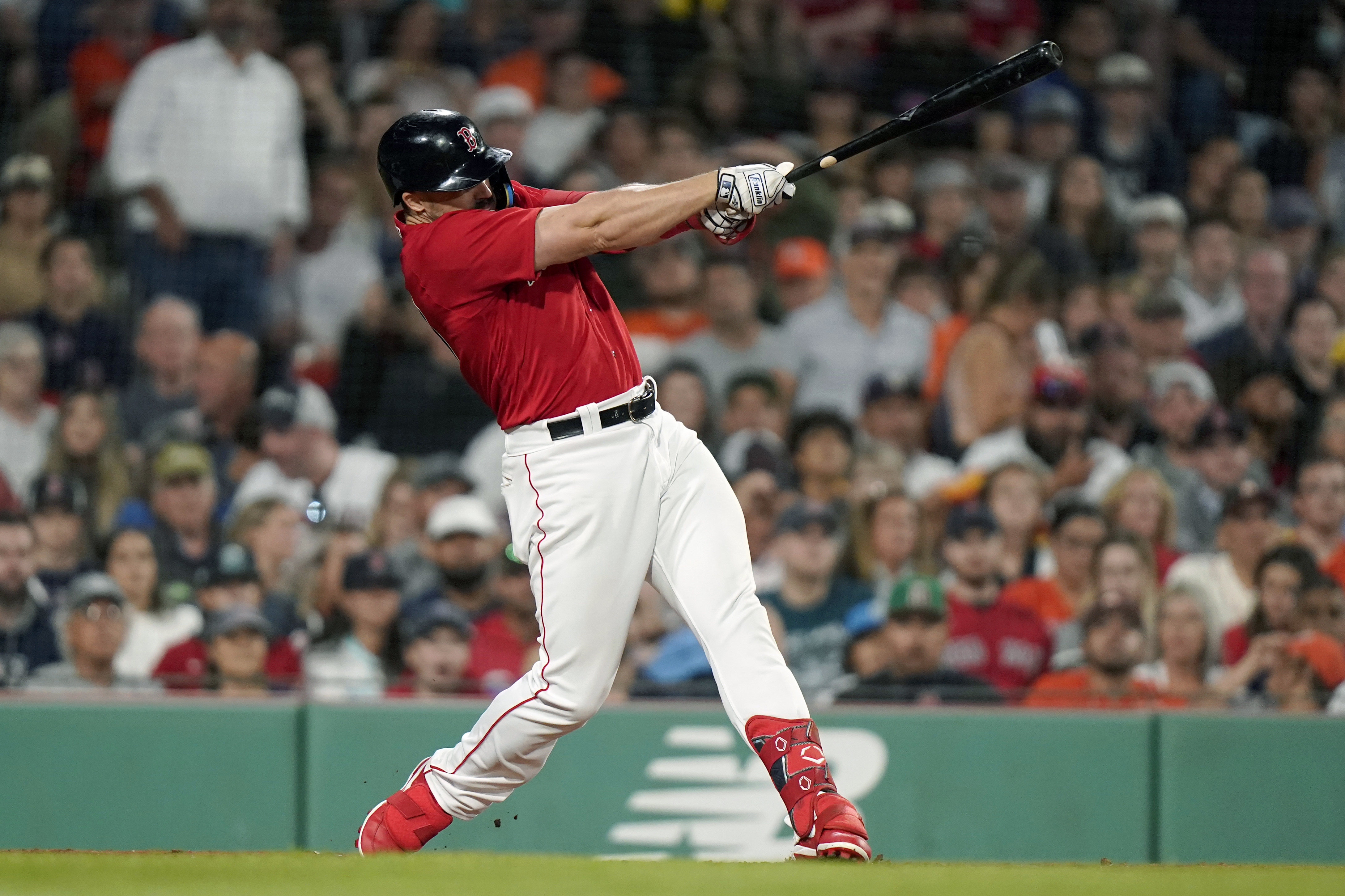 Red Sox's Adam Duvall hits walk-off homer to cap monster day, save