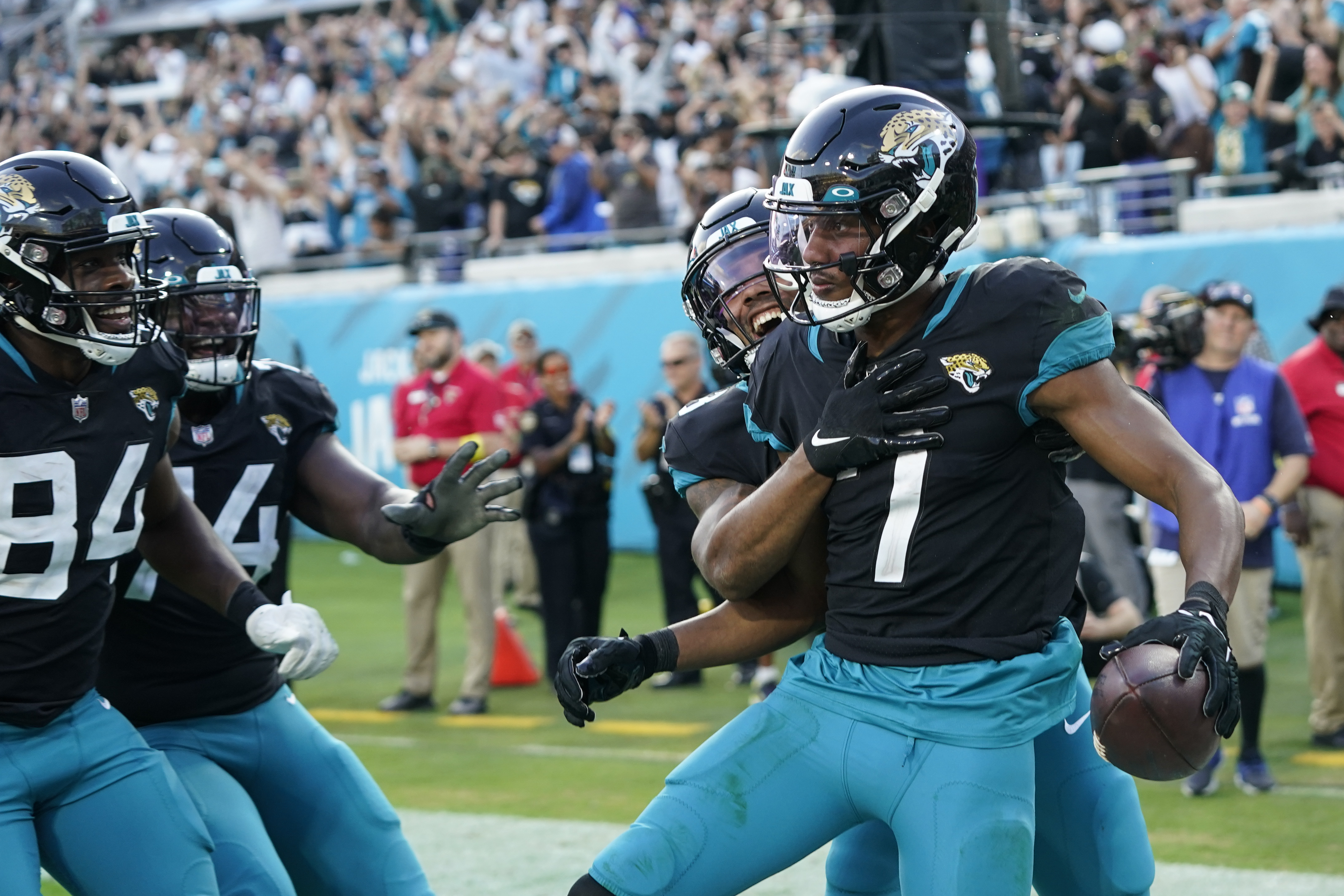 Jaguars vs. Dolphins: Live NFL updates from Jacksonville