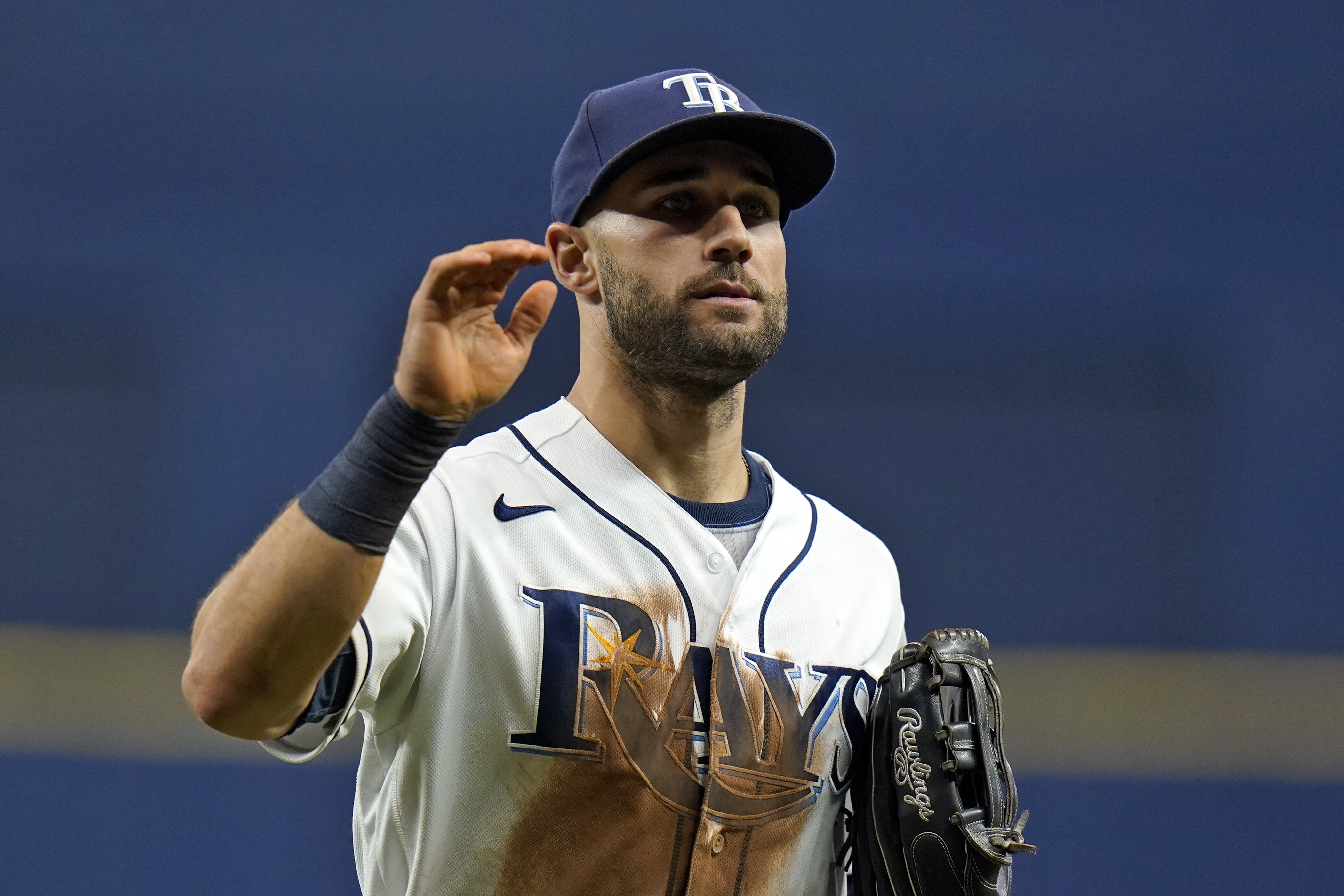Rays' Cash apologizes after Kiermaier takes, keeps data card