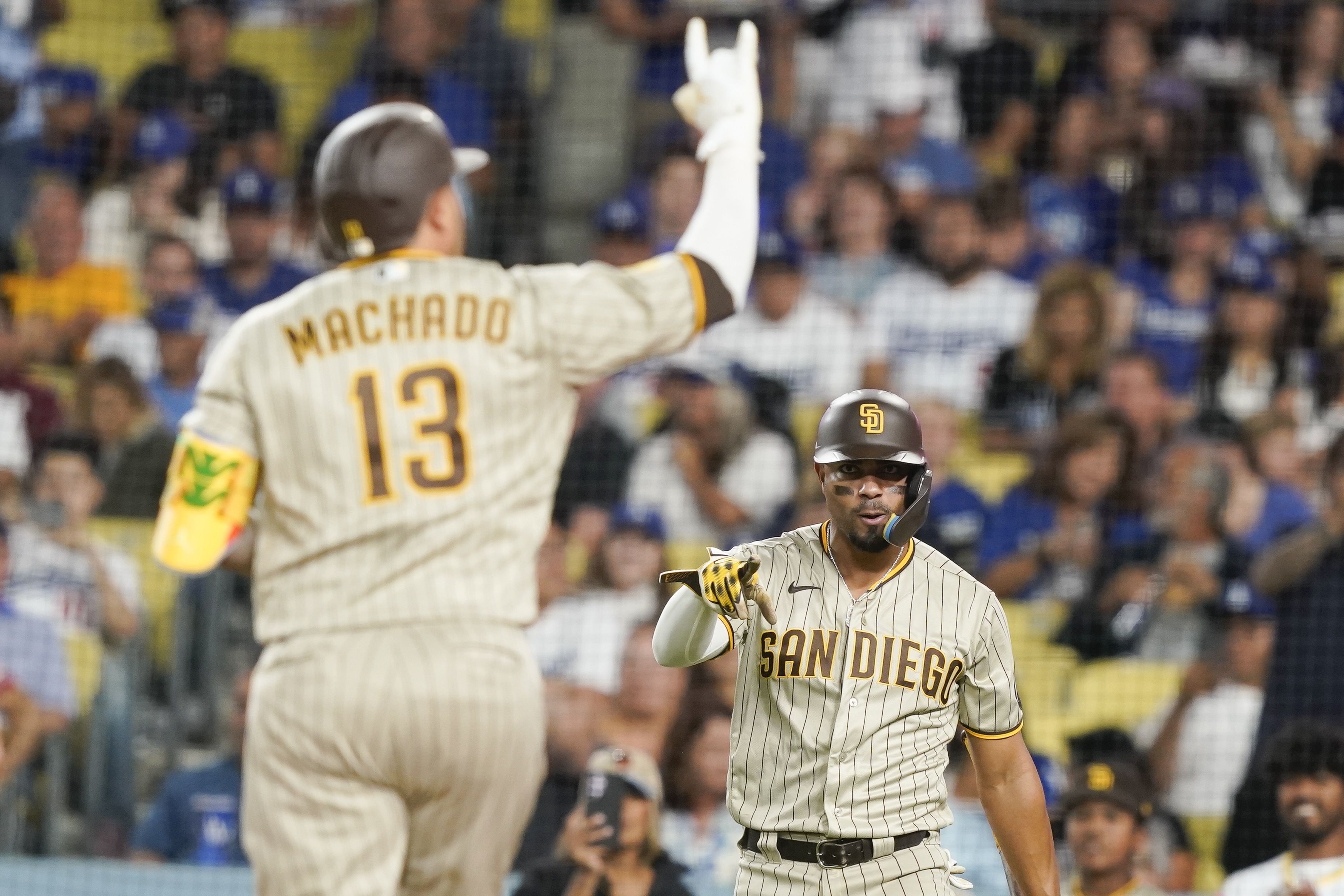 Padres escape five-run hole to beat Dodgers