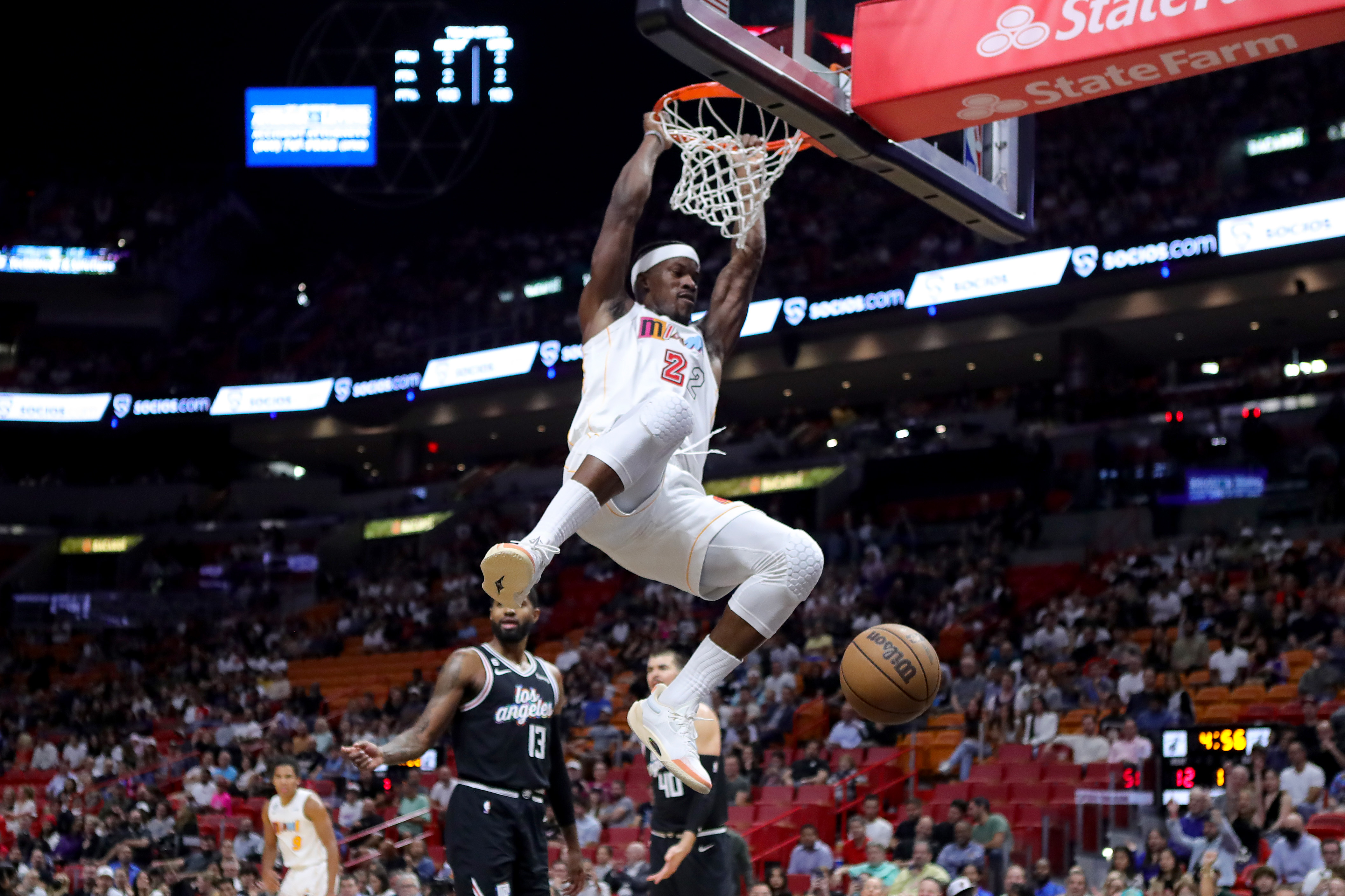 Herro hits 10 3s, scores career-high 41 points for Heat in win over Rockets