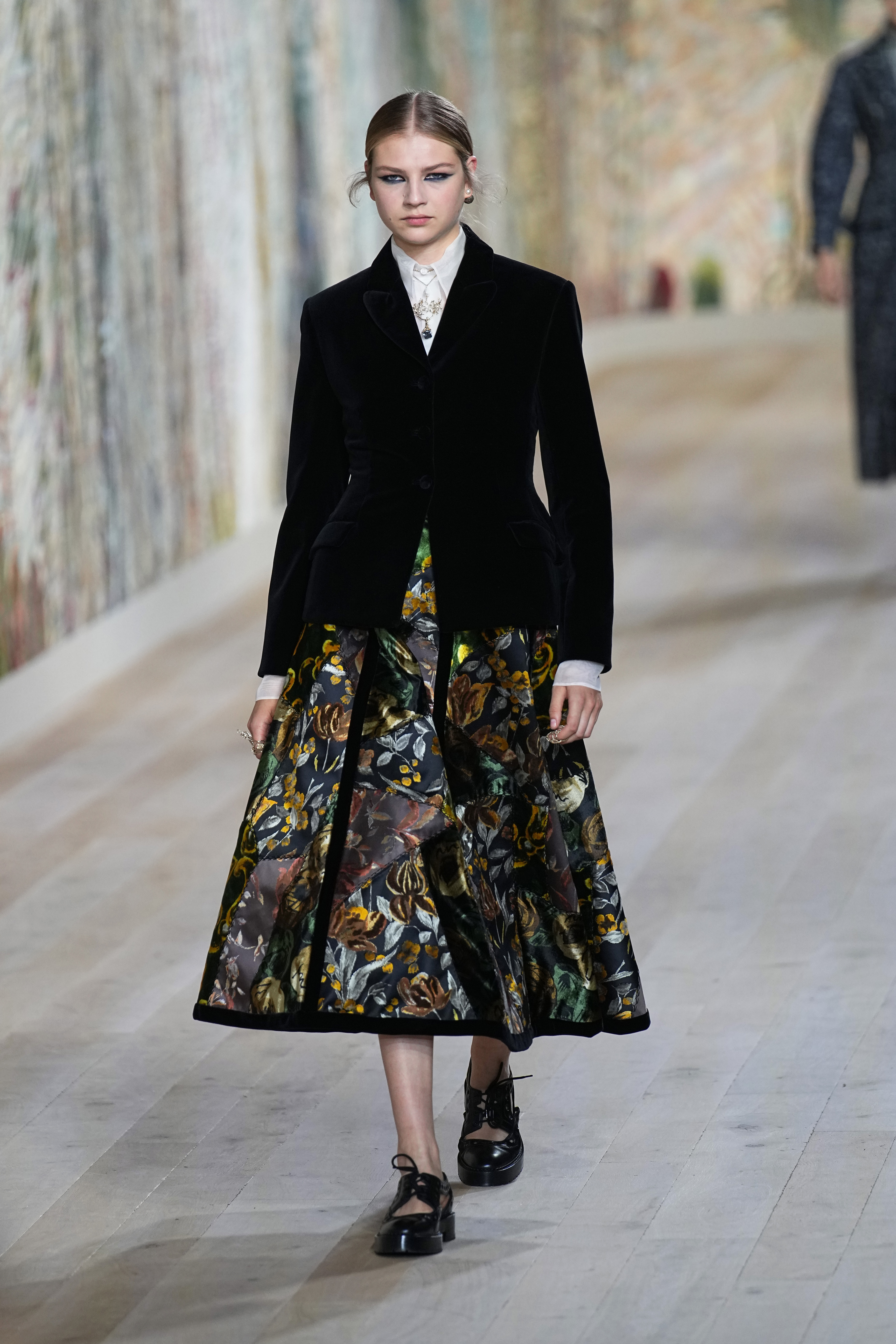 Dior Celebrates Return to In-person Shows With a Festival of Tweed – WWD