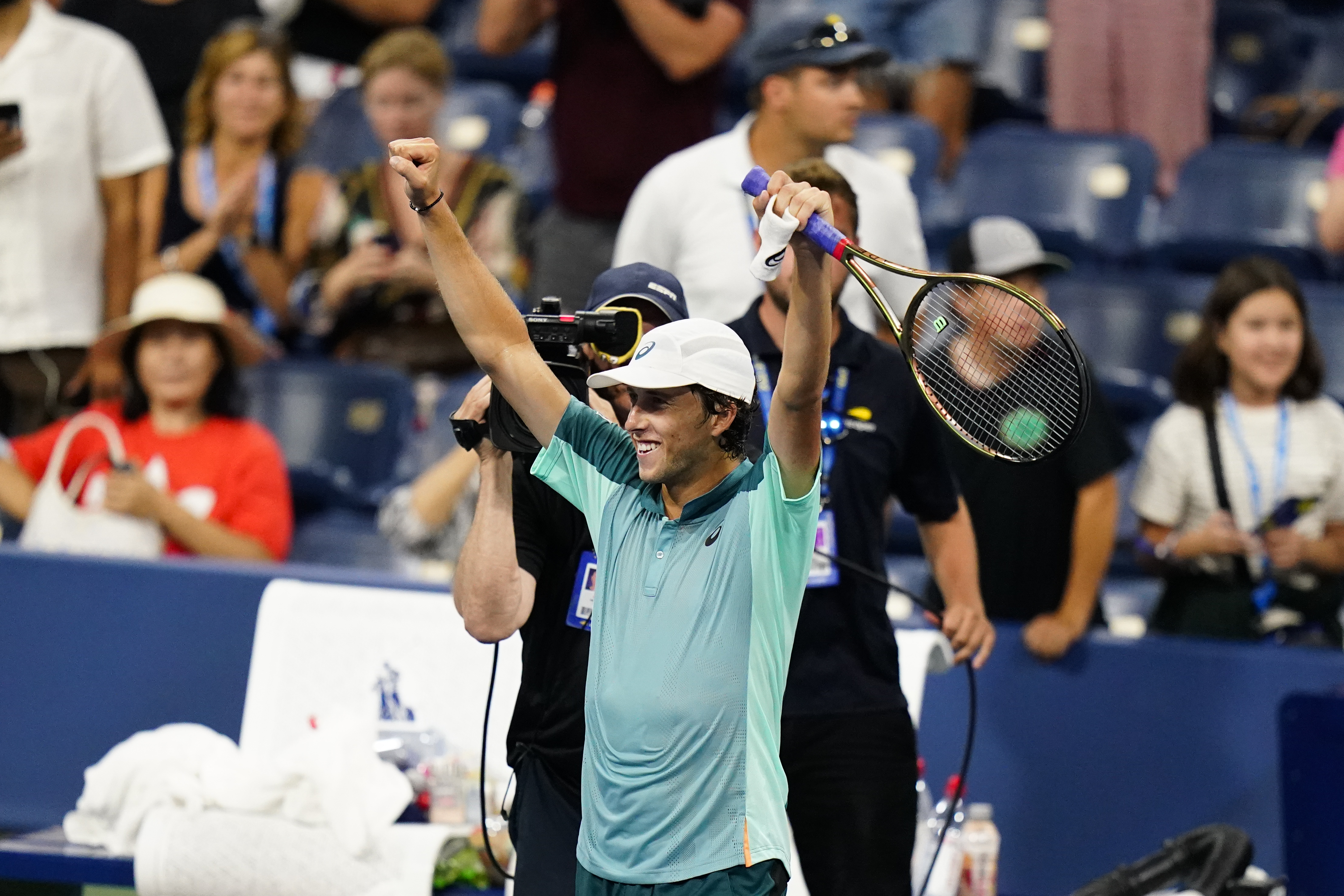 Children of Austin, Mandlikova win matches US Open updates