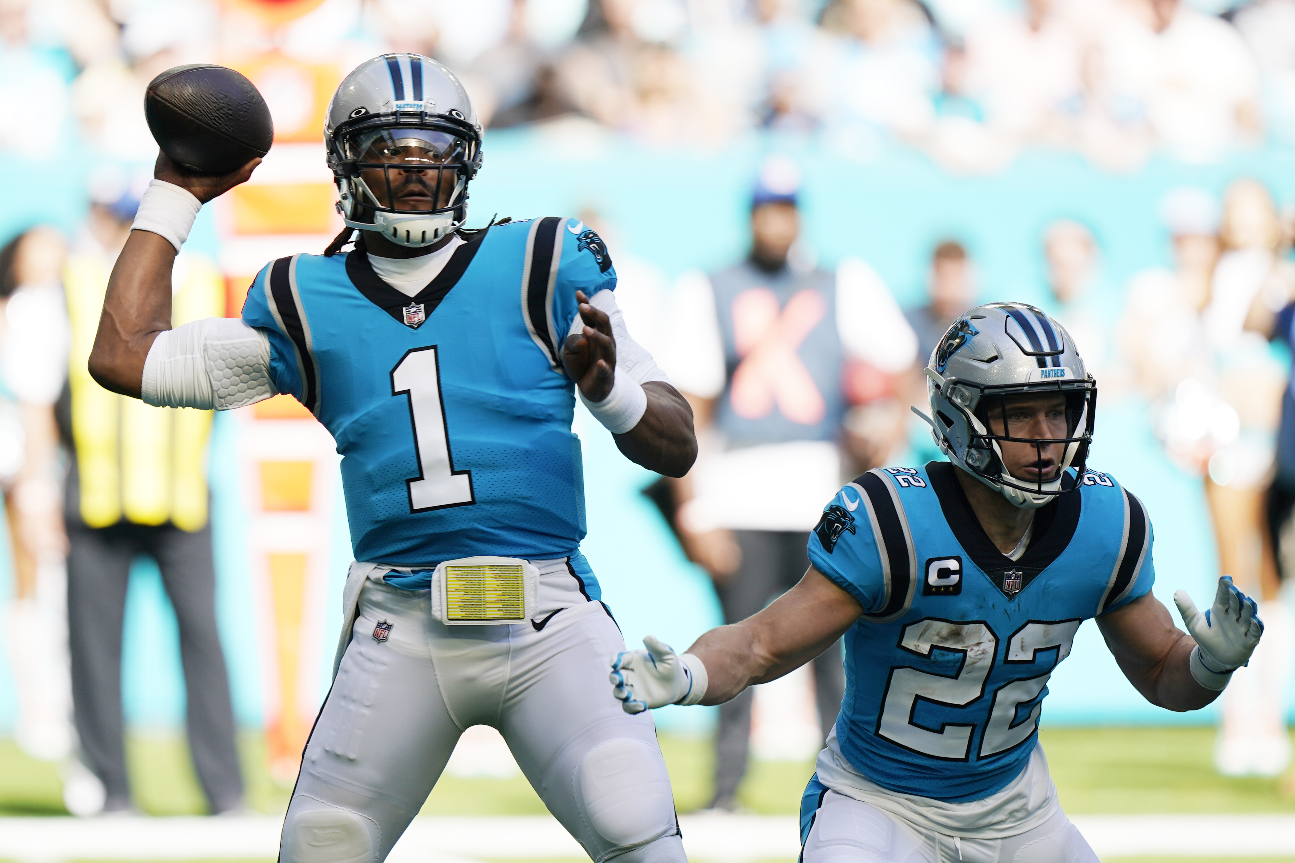 Christian McCaffrey injury: Panthers RB suffers ankle injury in Week 12 -  DraftKings Network