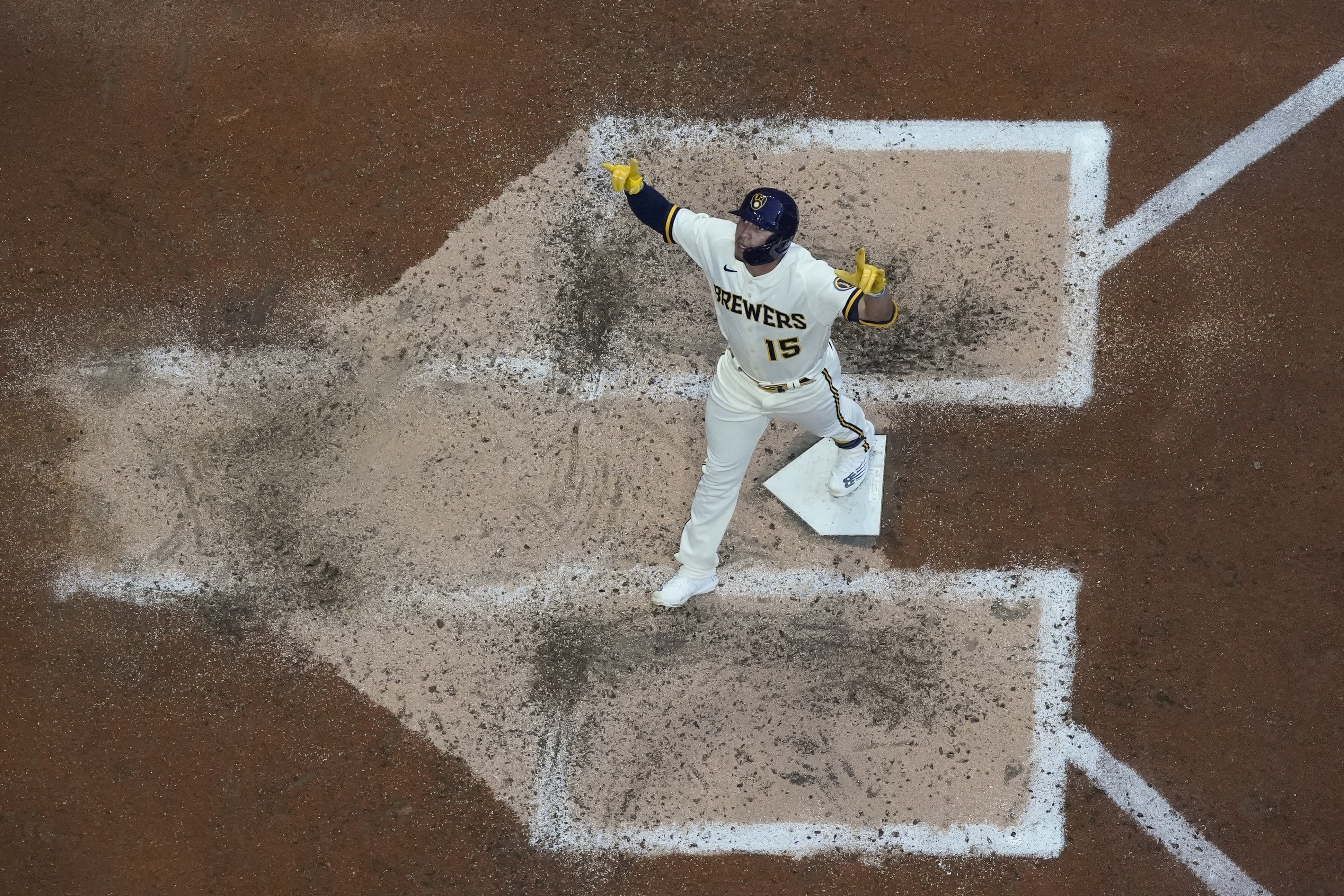 Corbin Burnes dominates in Brewers 8-0 win over Cardinals - WTMJ