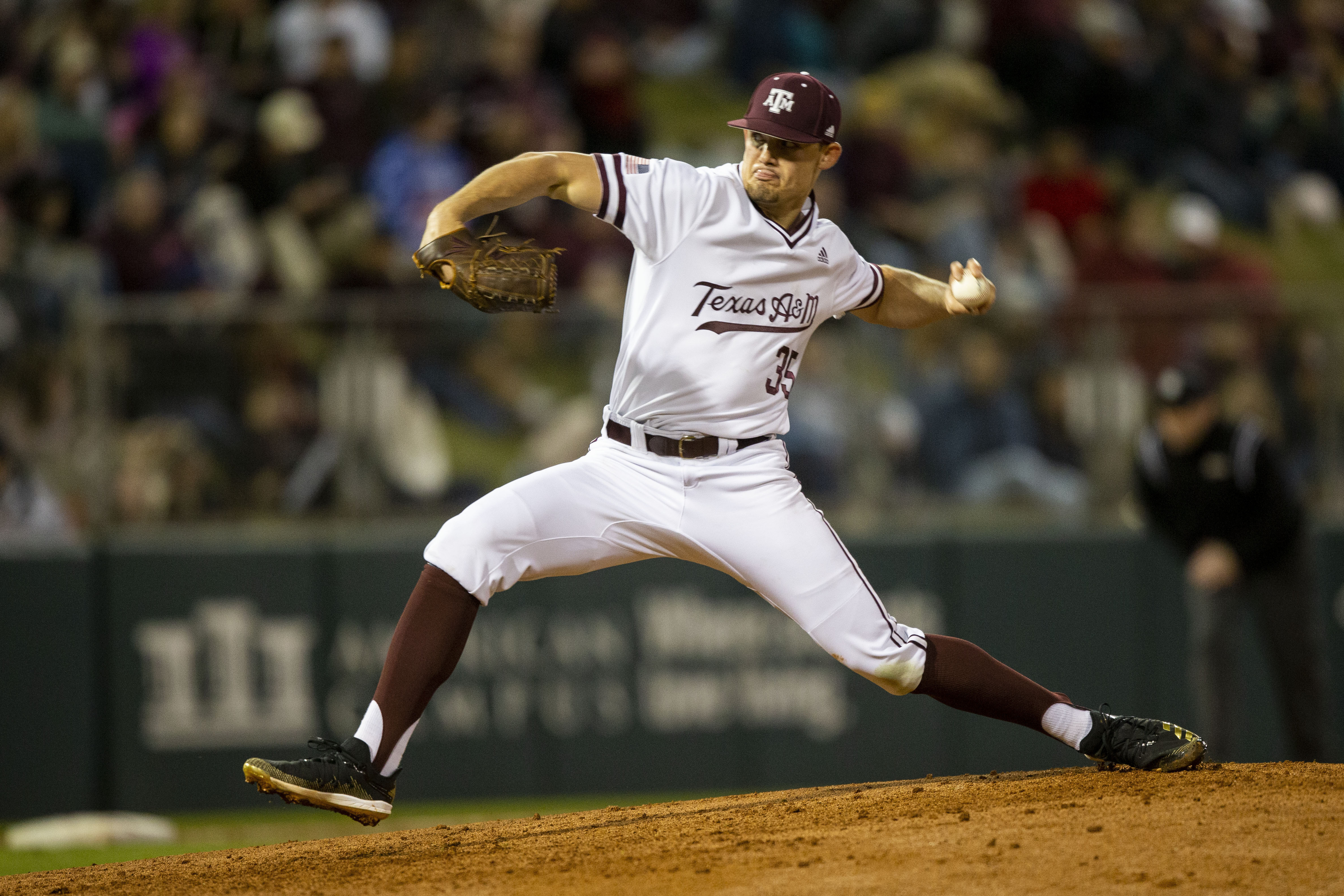 Vanderbilt University junior starting pitcher David Price pitches  Nachrichtenfoto - Getty Images