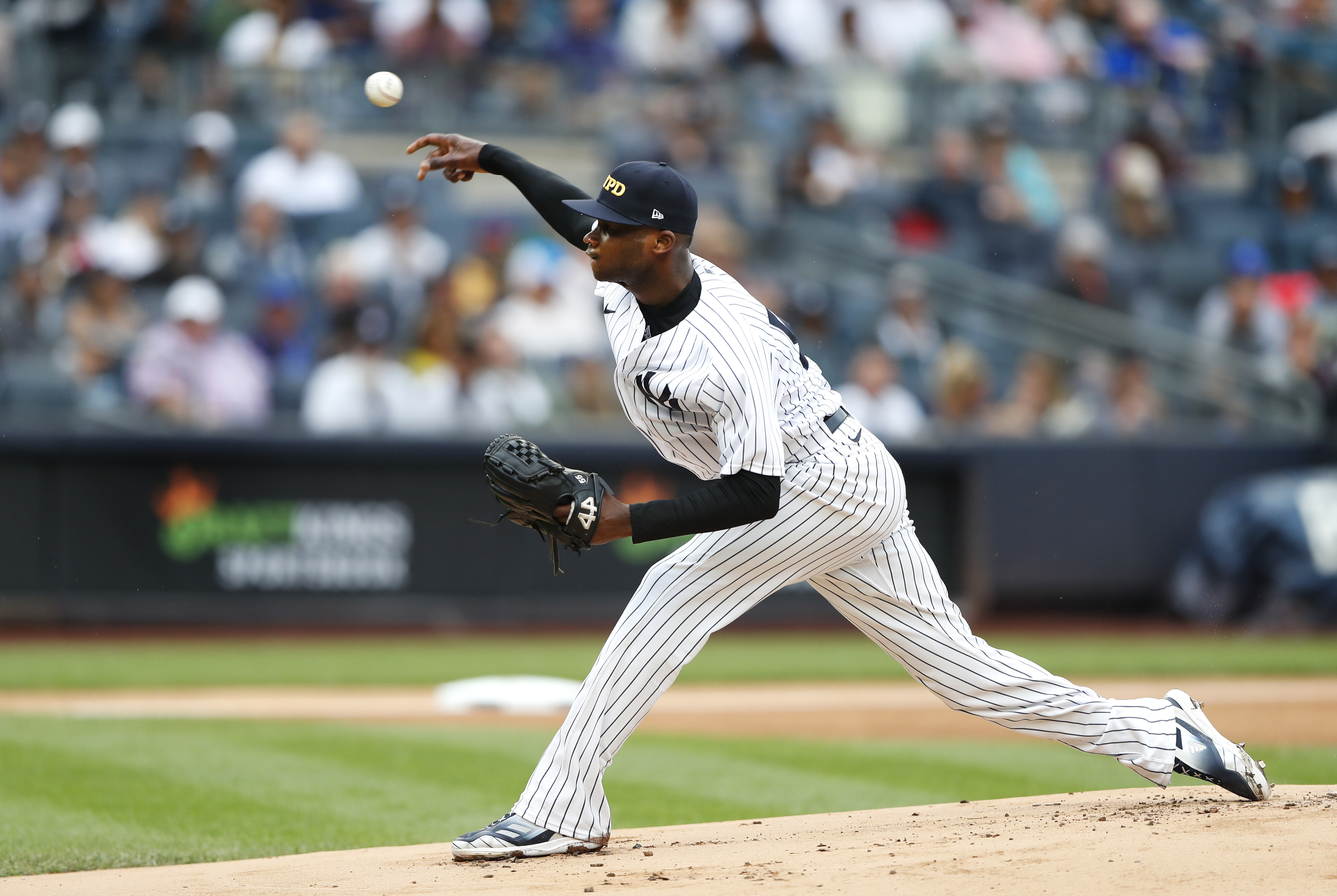 Yankees and Mets Wear NYPD, FDNY Hats and 9/11 Patch to Honor